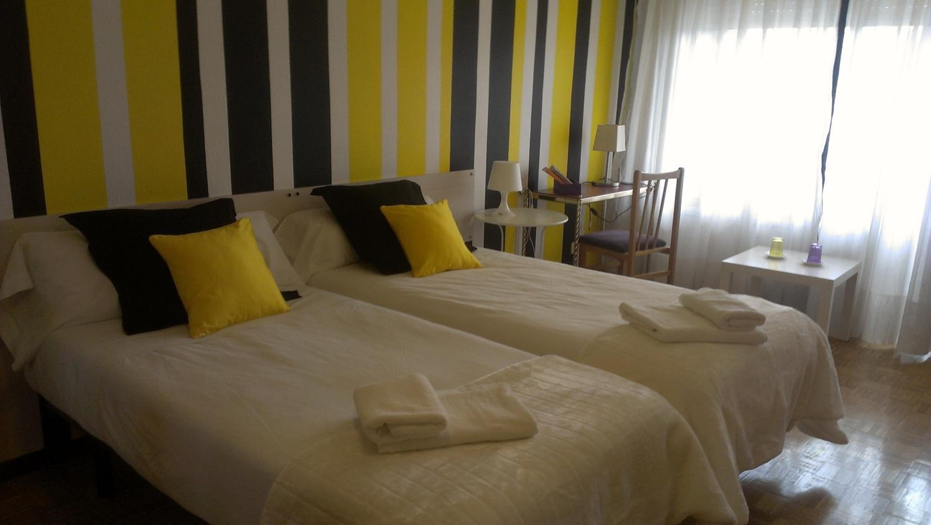 Twin Room - Photo 9