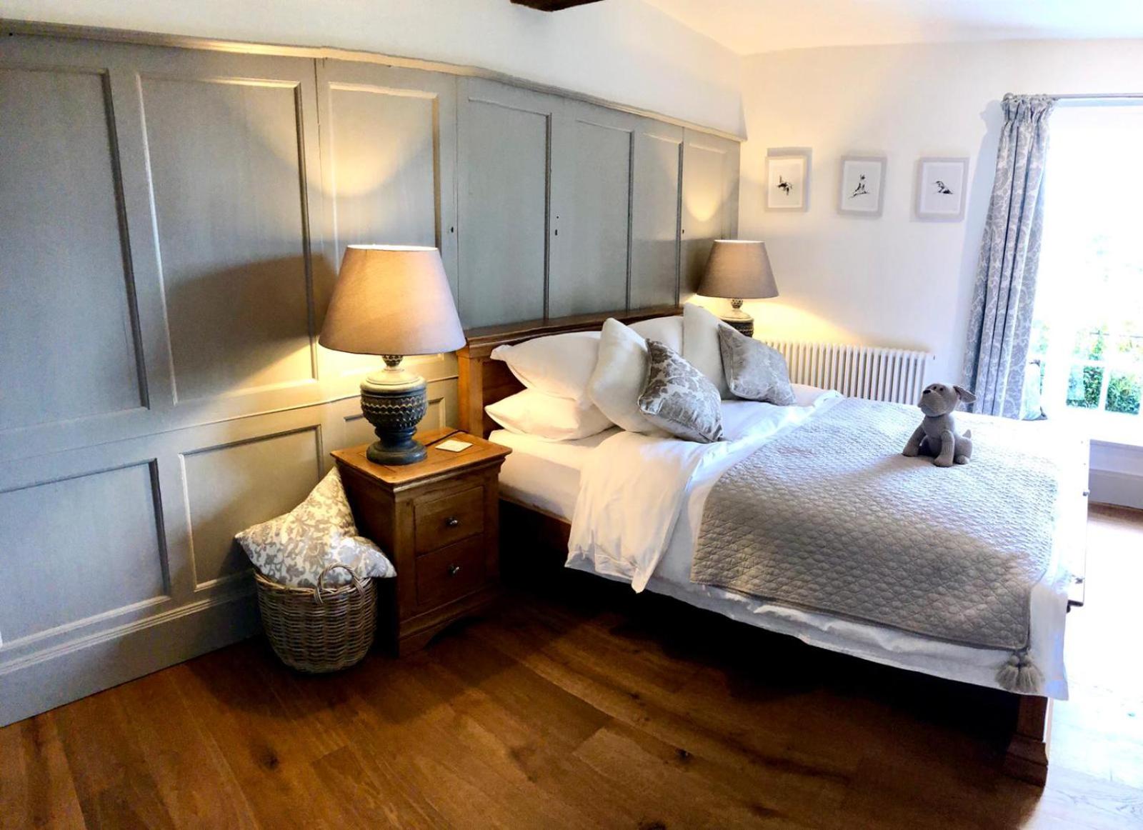 Deluxe King Room photo 1