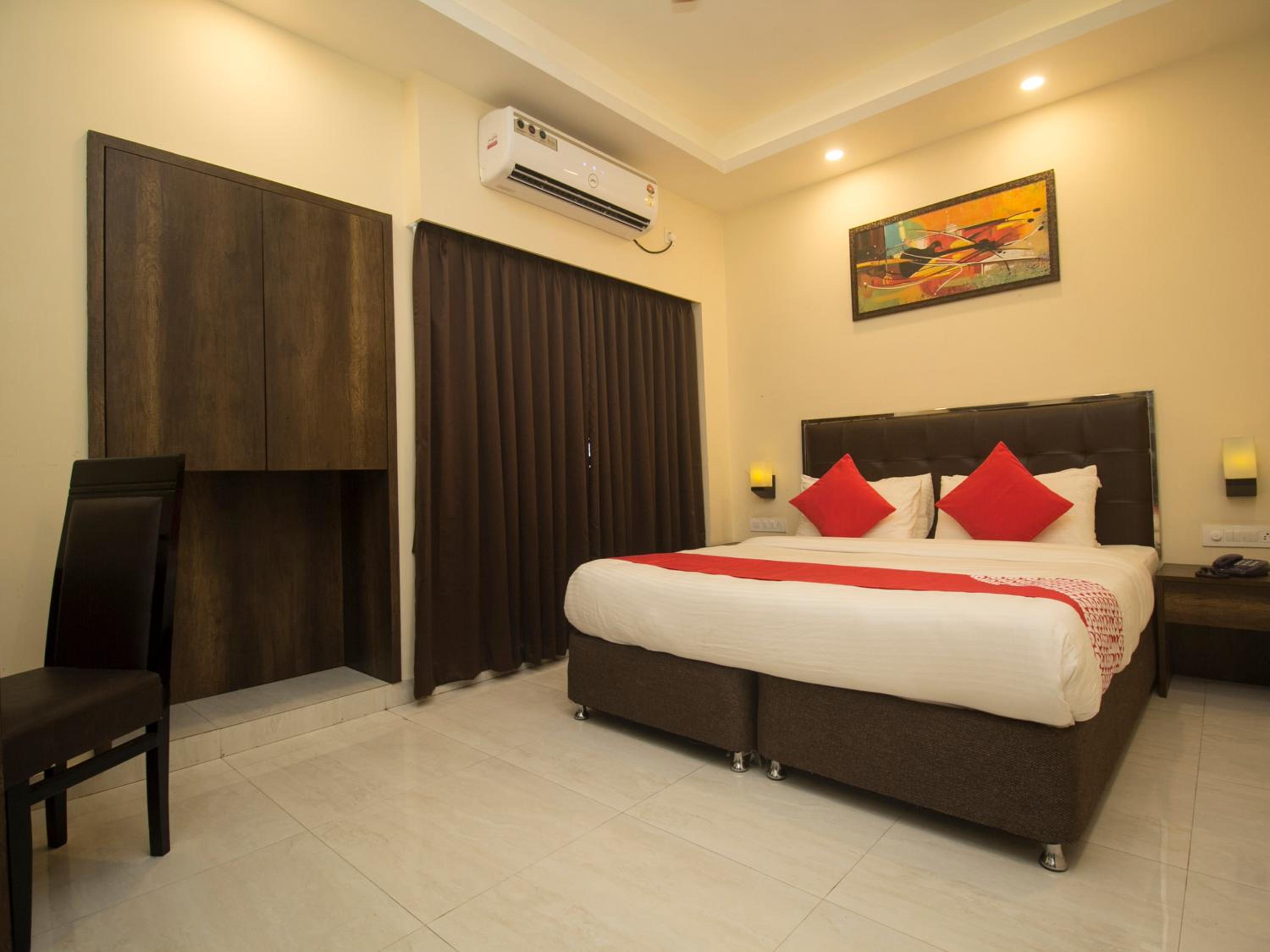 Standard Double or Twin Room - Photo 1