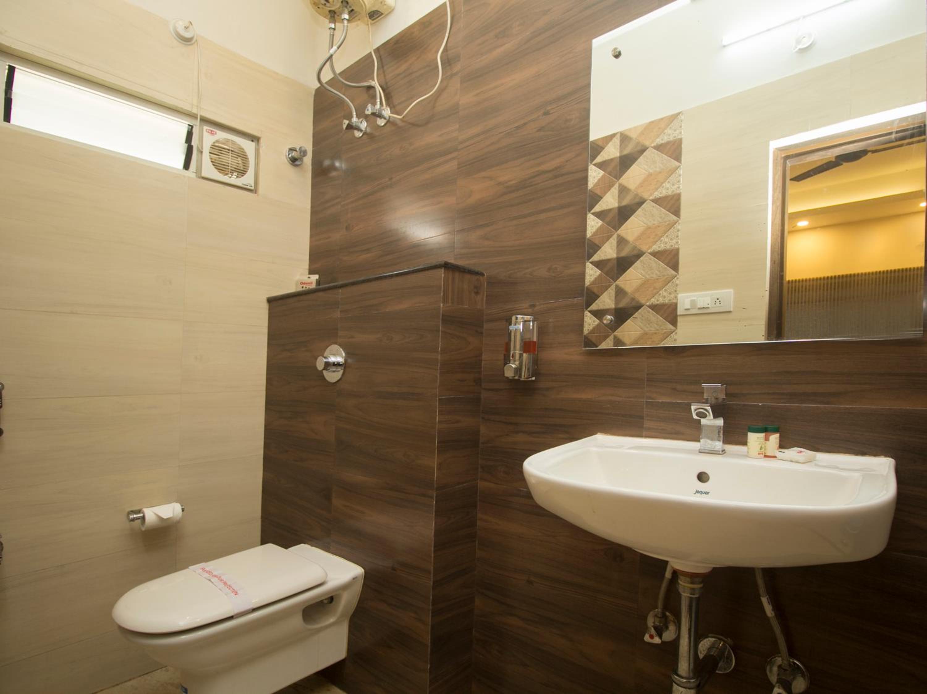 Standard Double or Twin Room - Photo 2