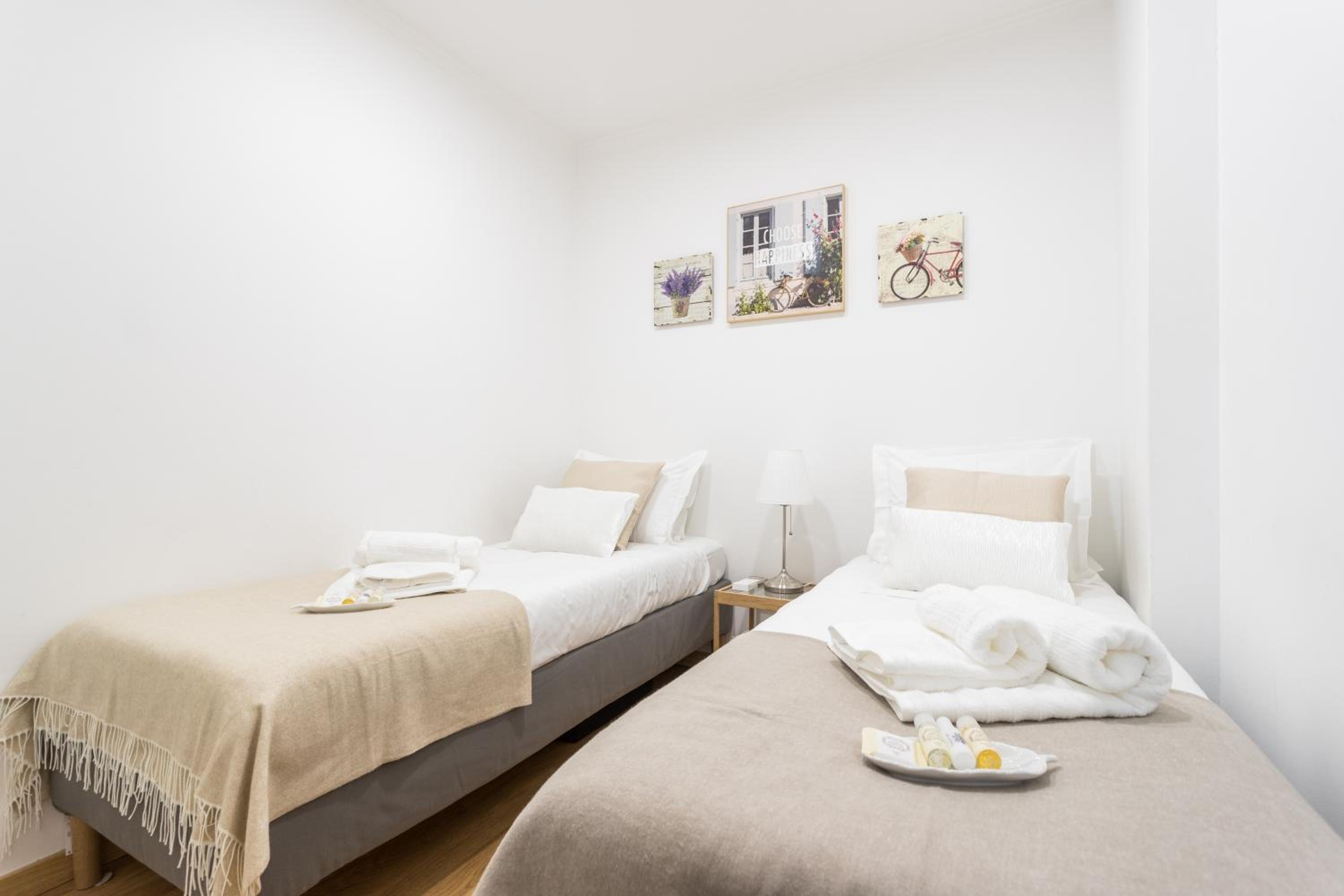 One-Bedroom Apartment - Photo 13
