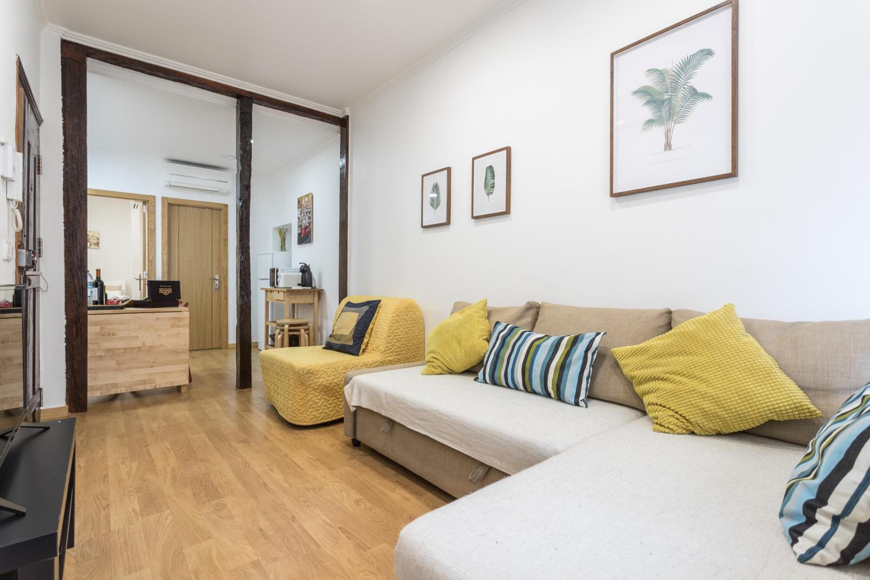 One-Bedroom Apartment - Photo 4