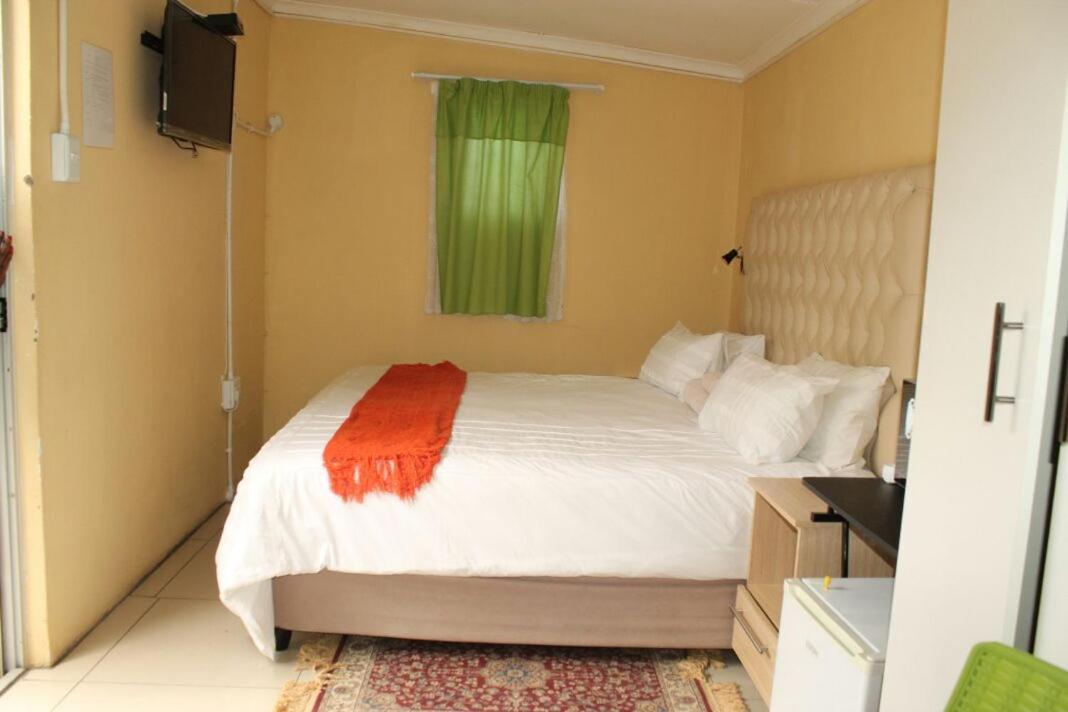 Double Room with Garden View photo 1