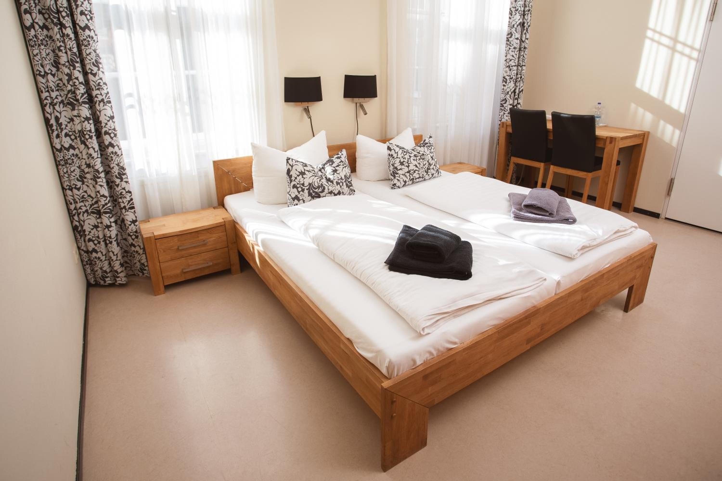 Double Room - Photo 5