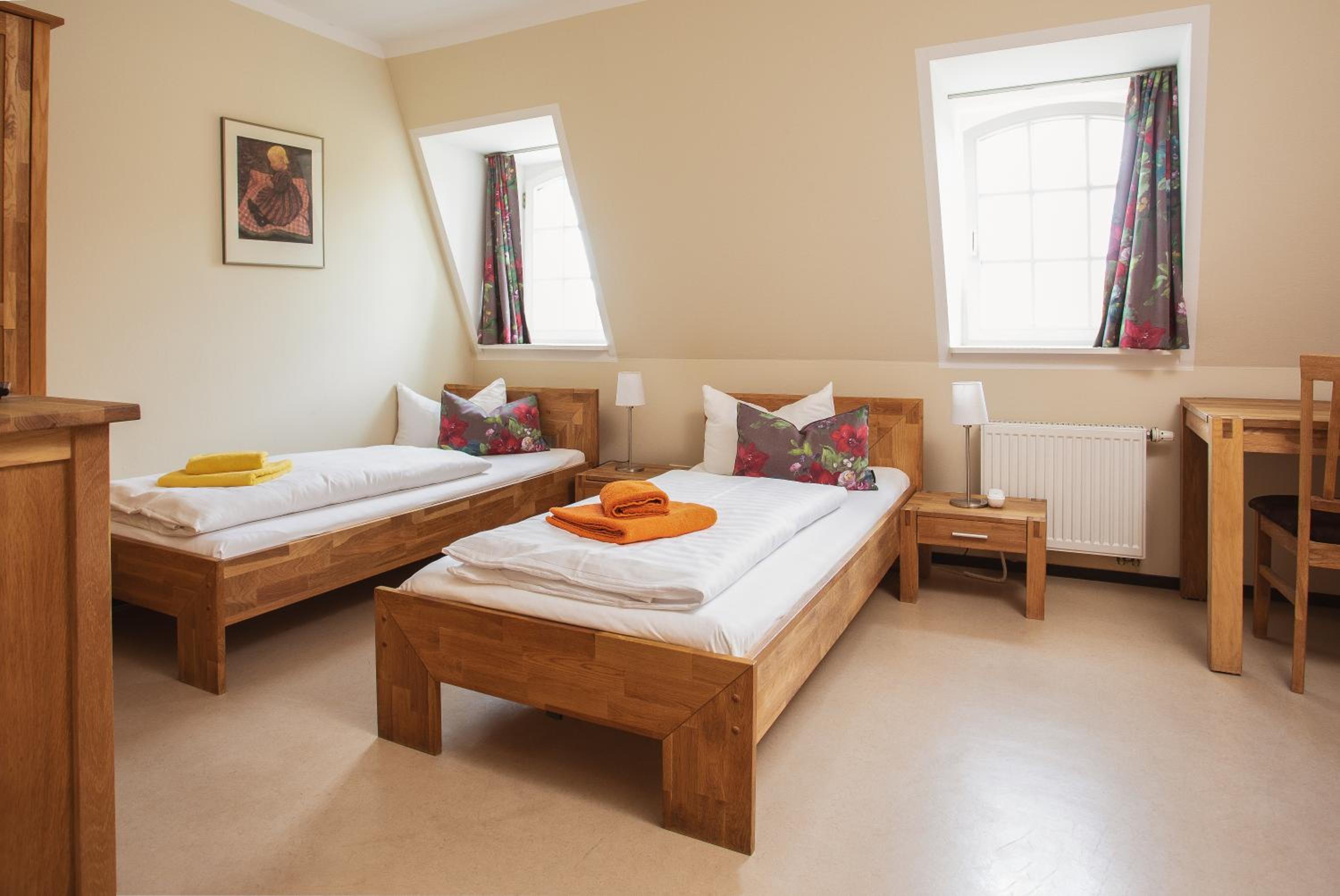  Double Room with Air-Conditioning - Photo 7