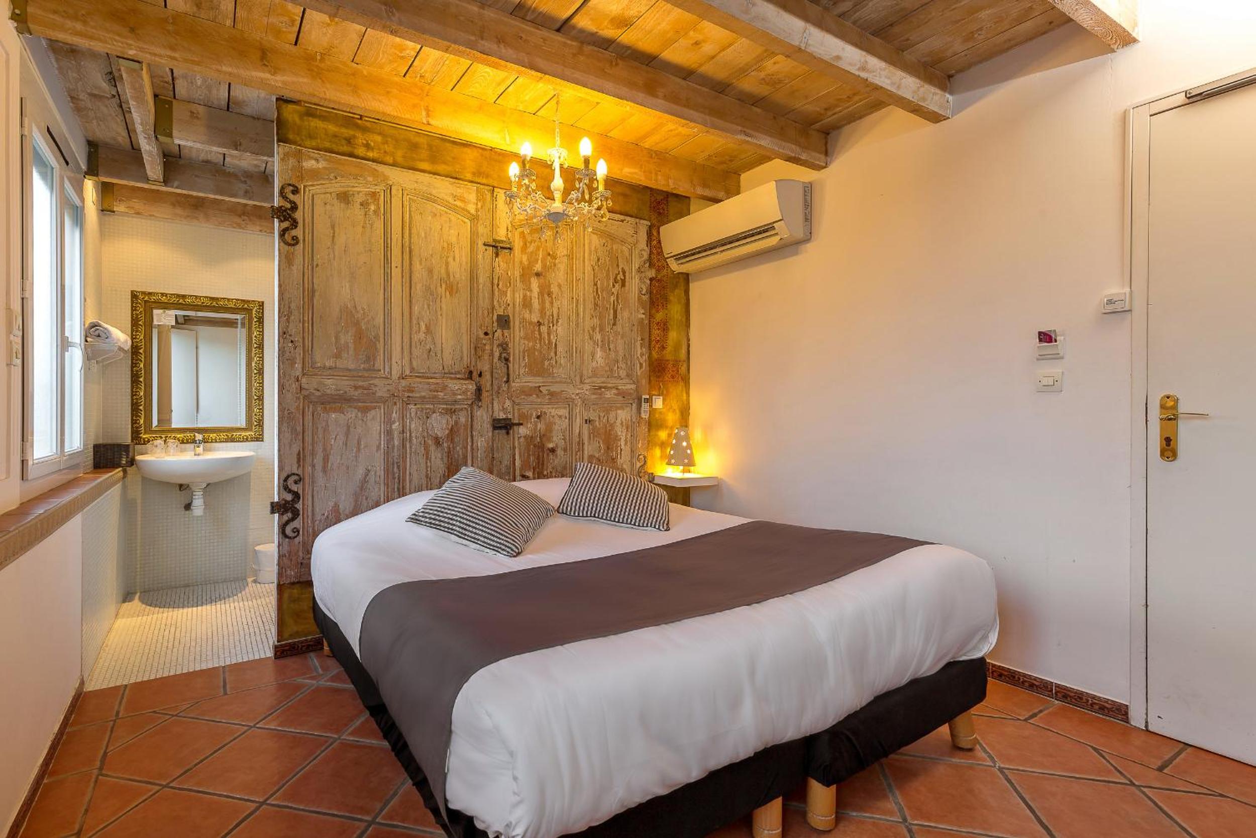 Superior Tradition Twin Room - Photo 3