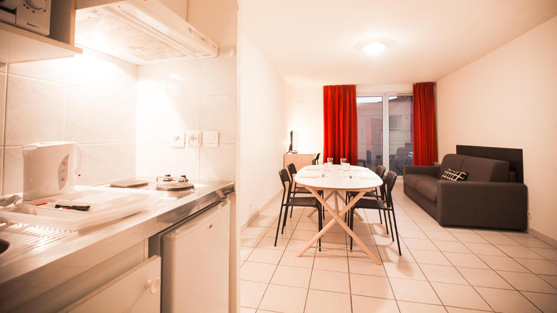 One-Bedroom Apartment (4 Adults) photo 3