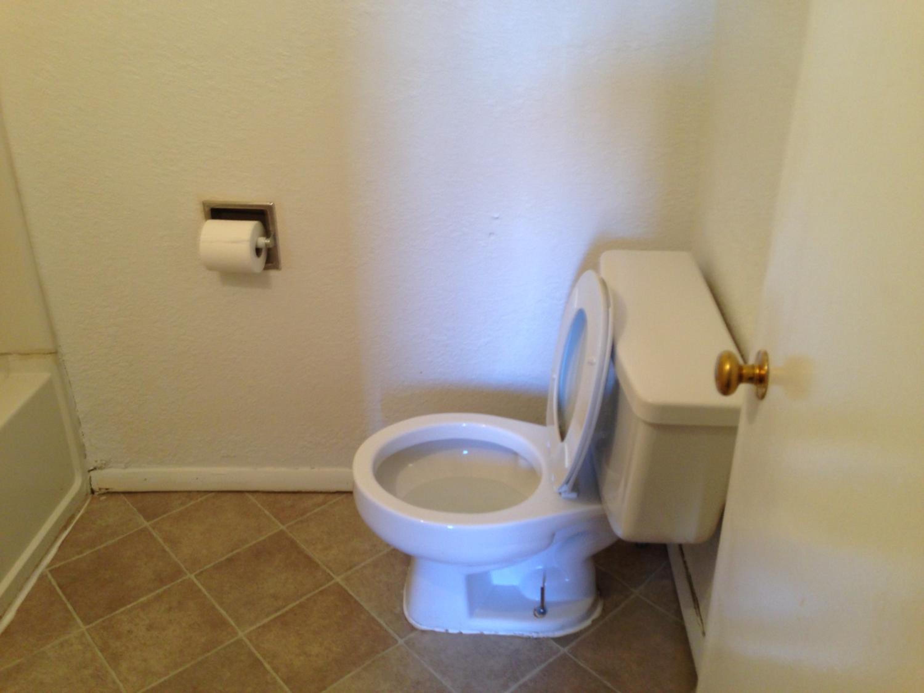 Queen Room photo 2