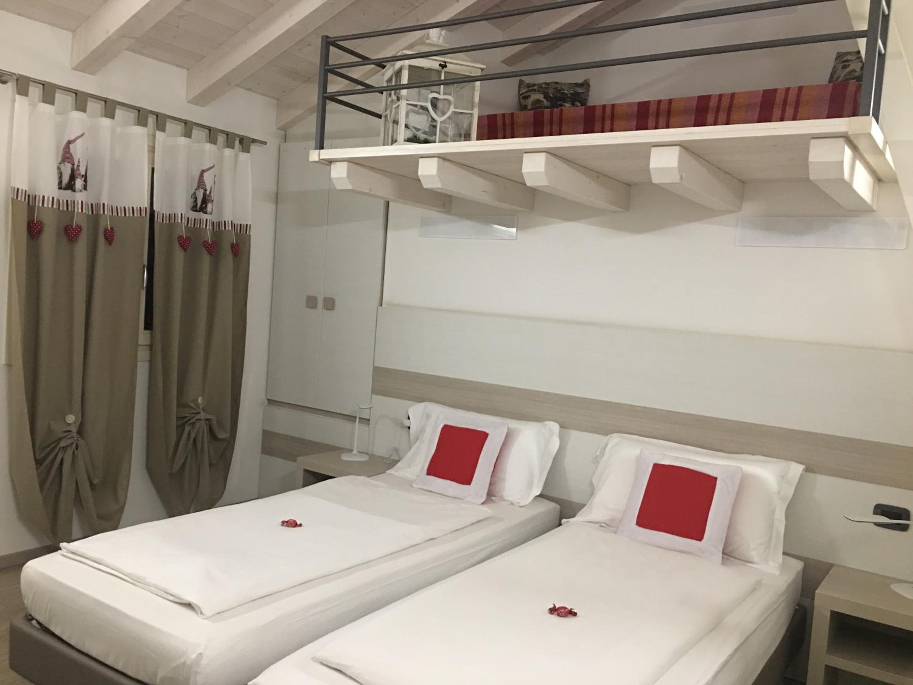 Double or Twin Room with Bathroom photo 1