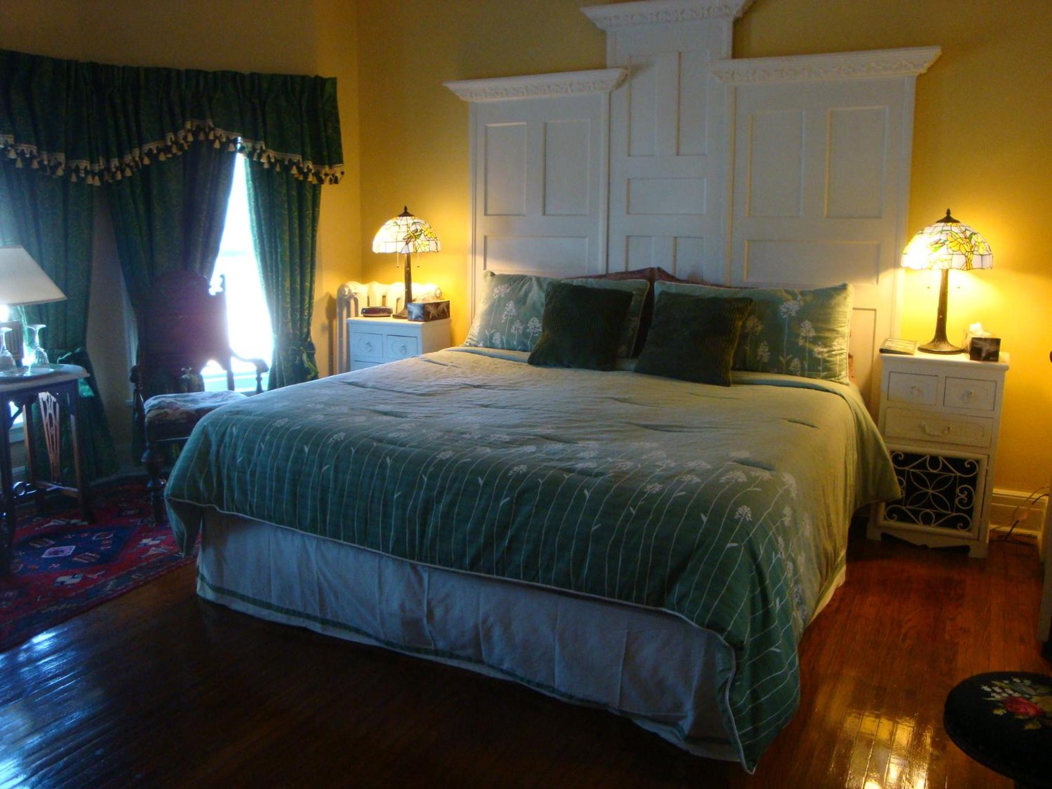 King Suite with Spa Bath photo 1