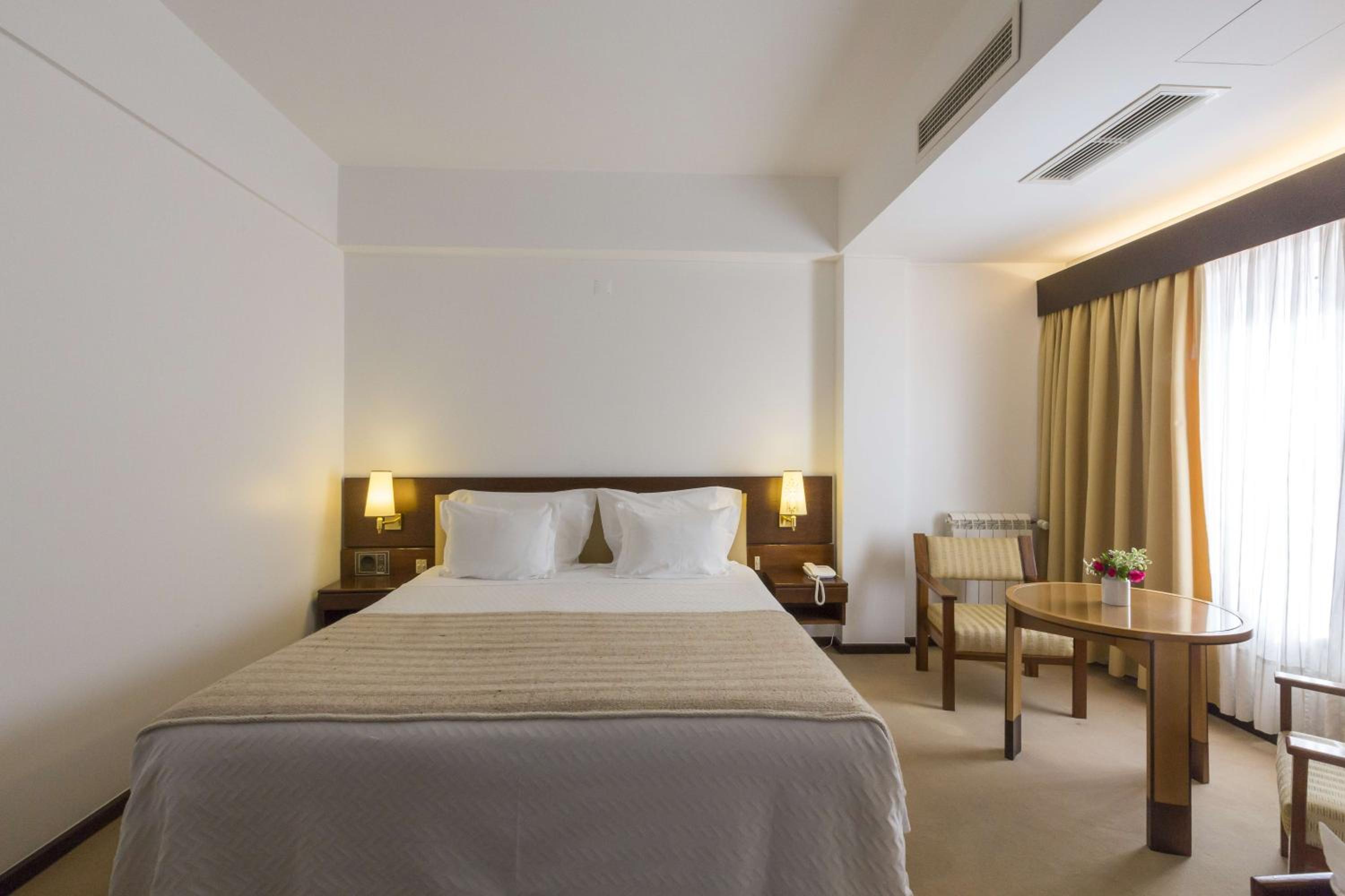 Double or Twin Room - Photo 14