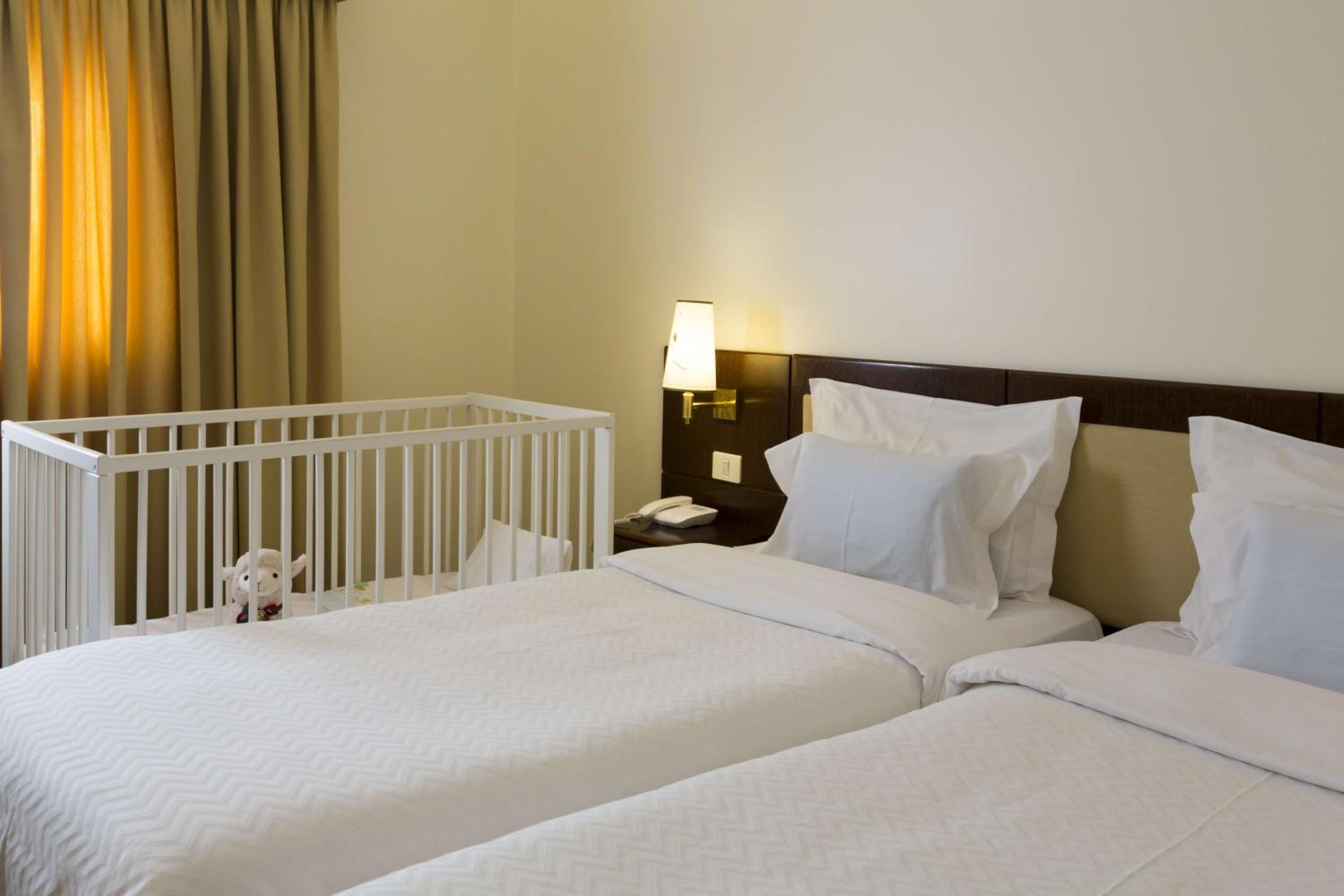 Double or Twin Room - Photo 8
