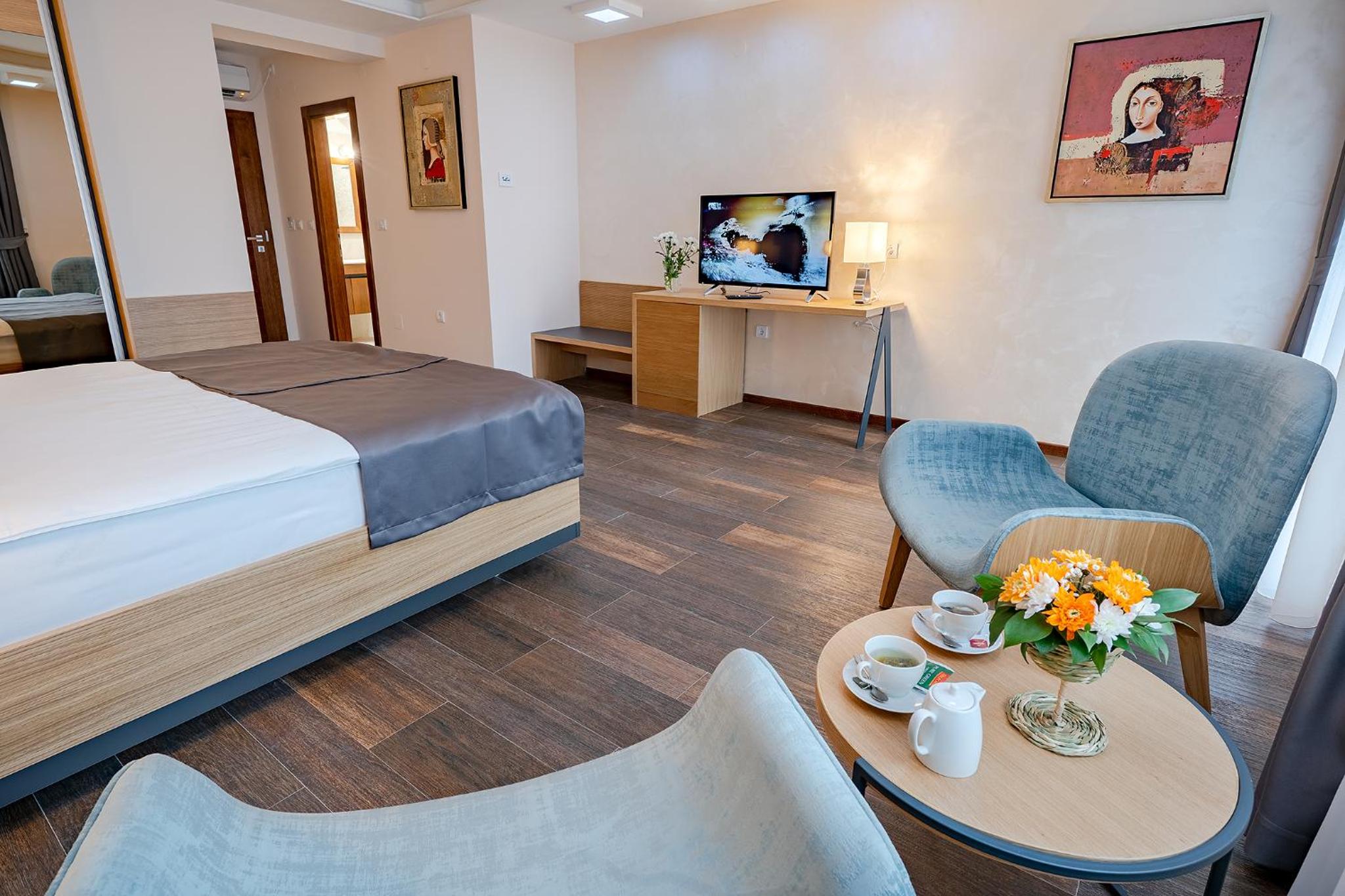 Deluxe Double or Twin Room - Photo 2