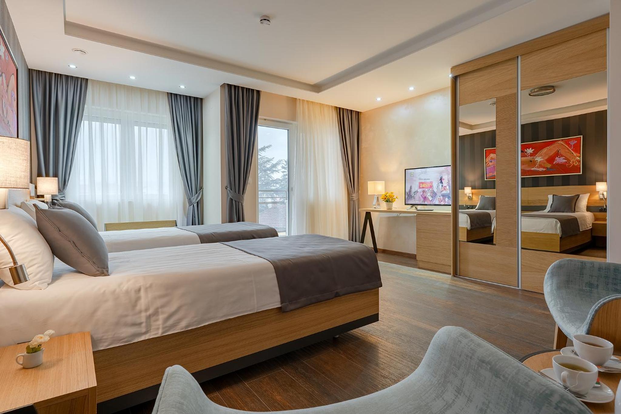 Deluxe Double or Twin Room - Photo 3