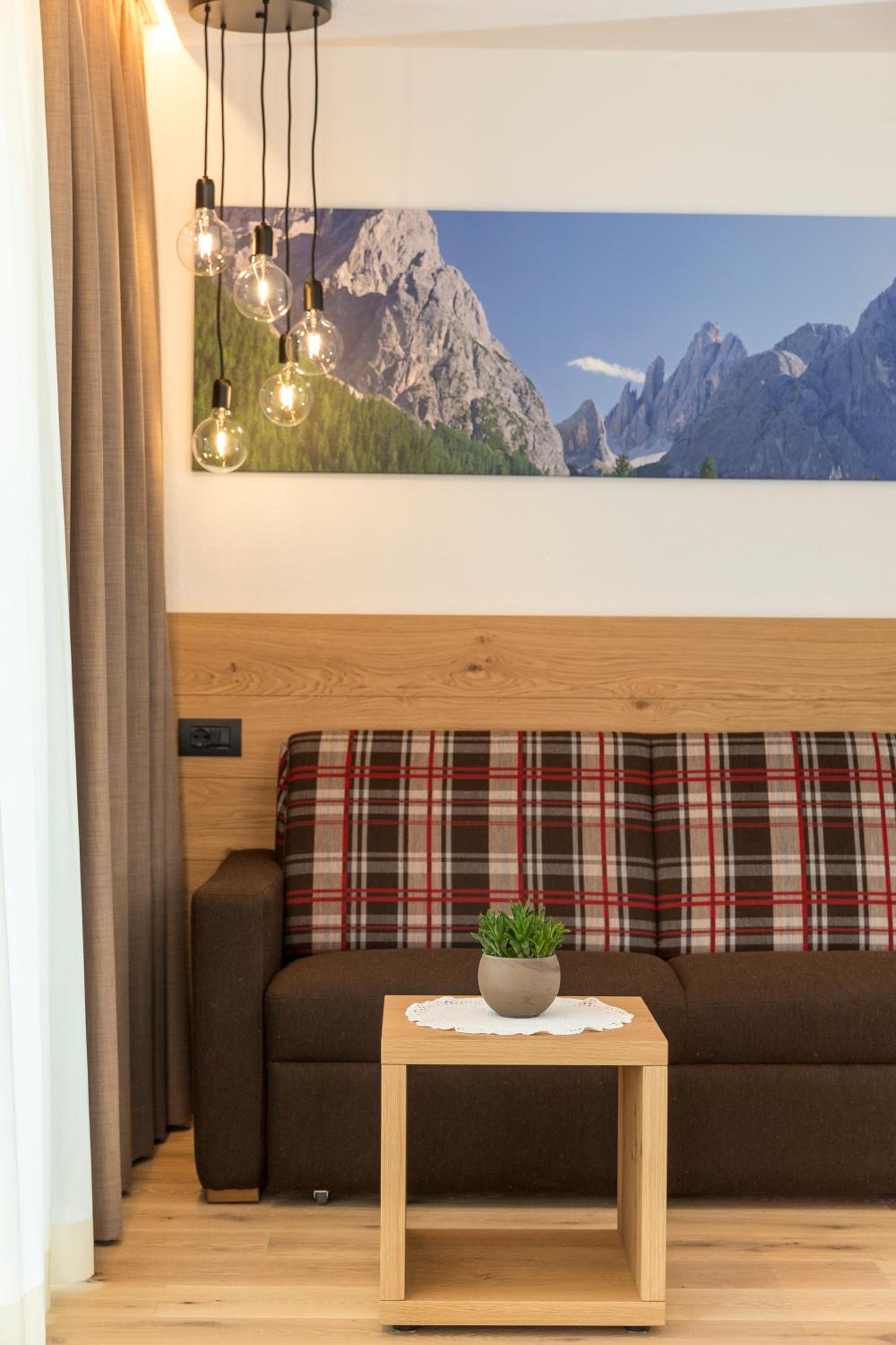 Quadruple Room with Mountain View photo 2