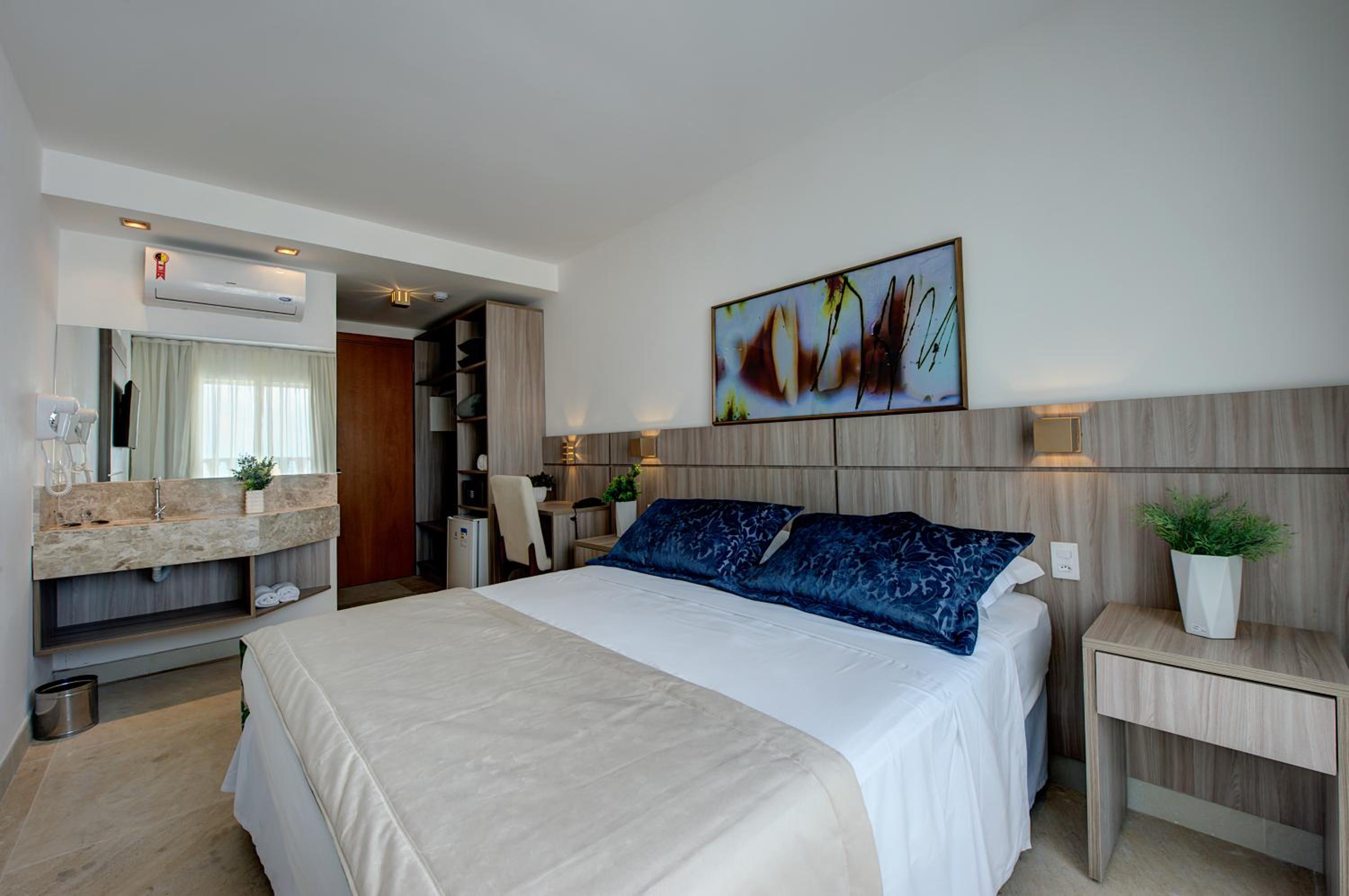 Standard Double Room - Photo 8