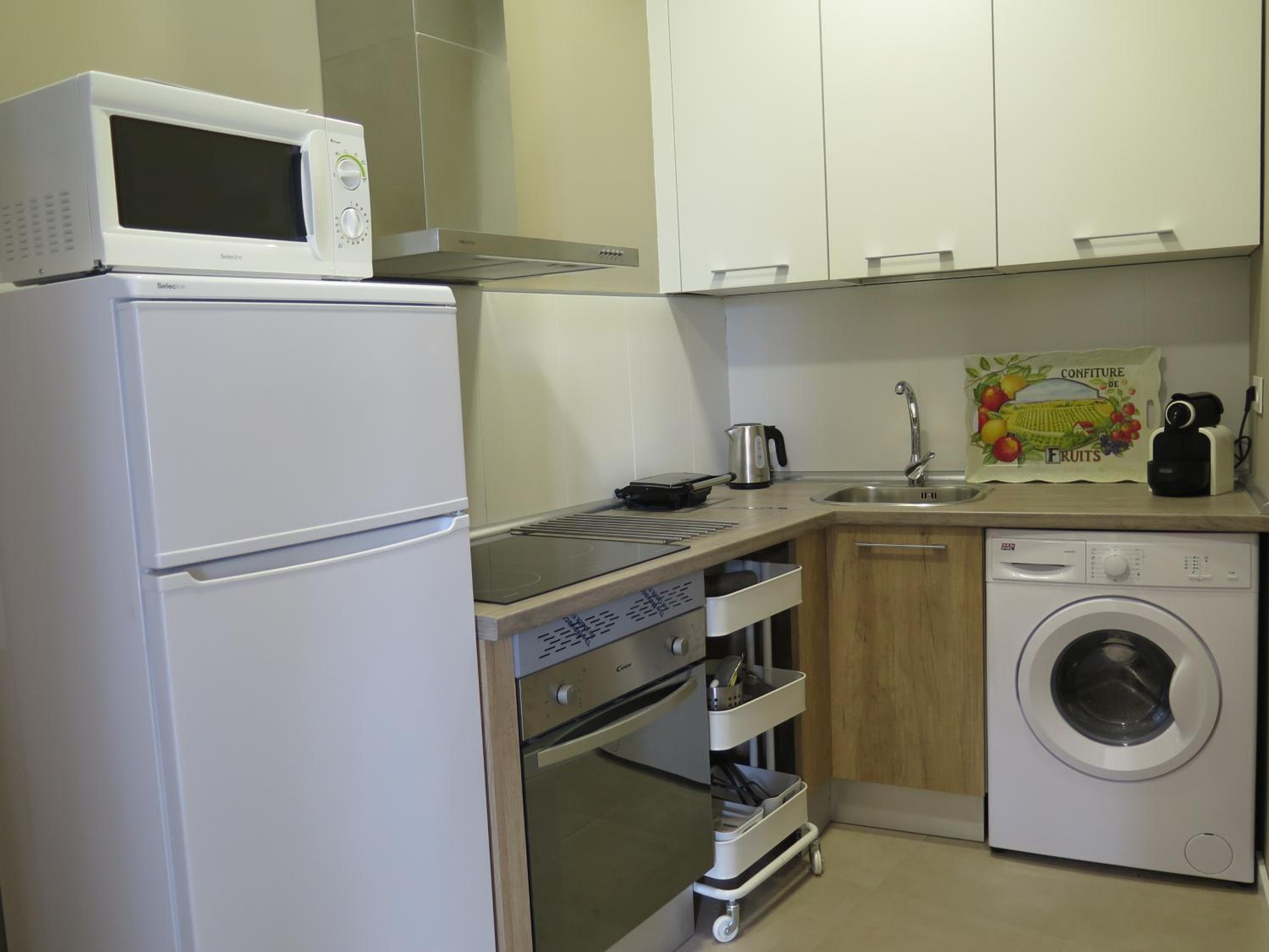 One-Bedroom Apartment - Photo 9