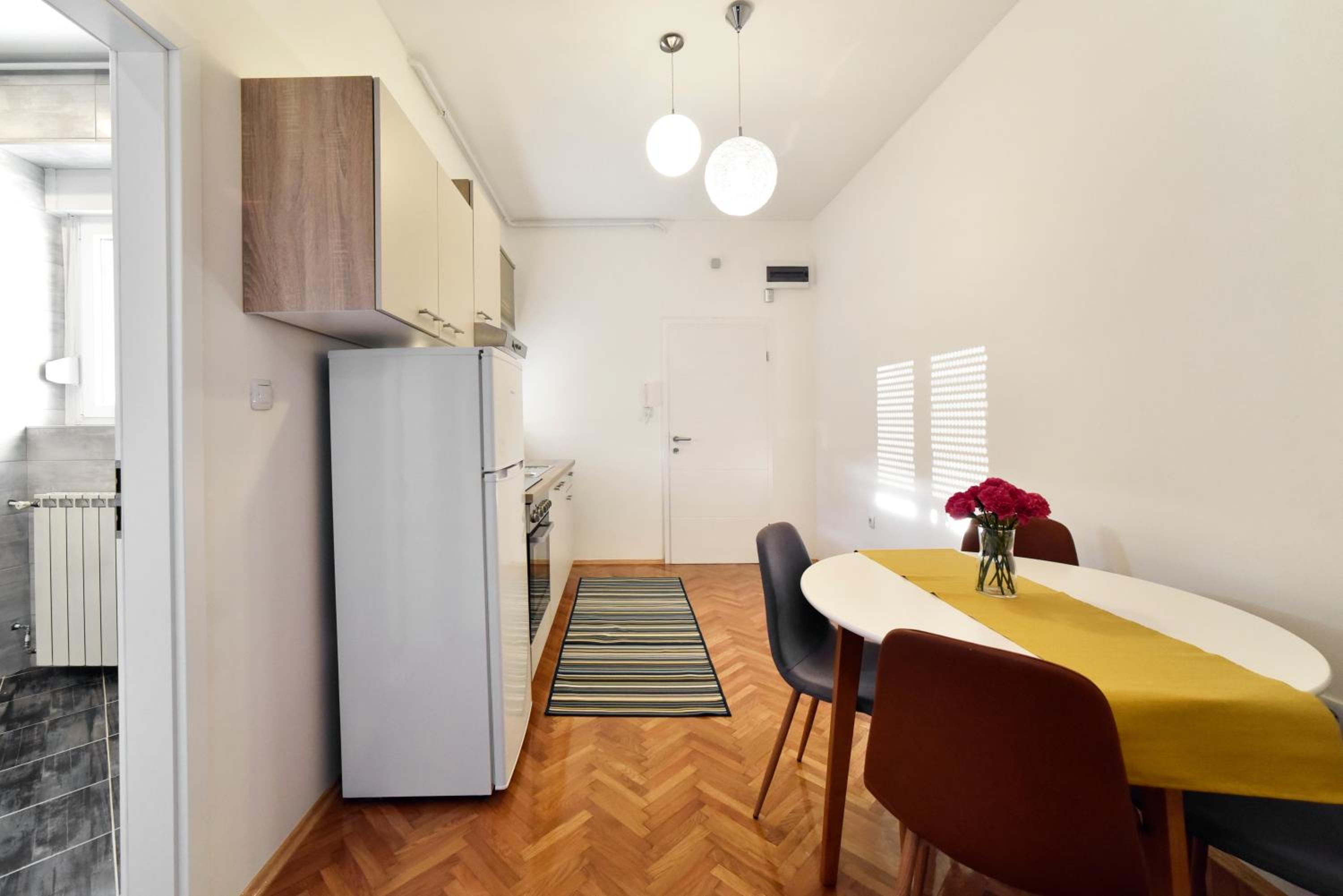 One-Bedroom Apartment - Photo 6