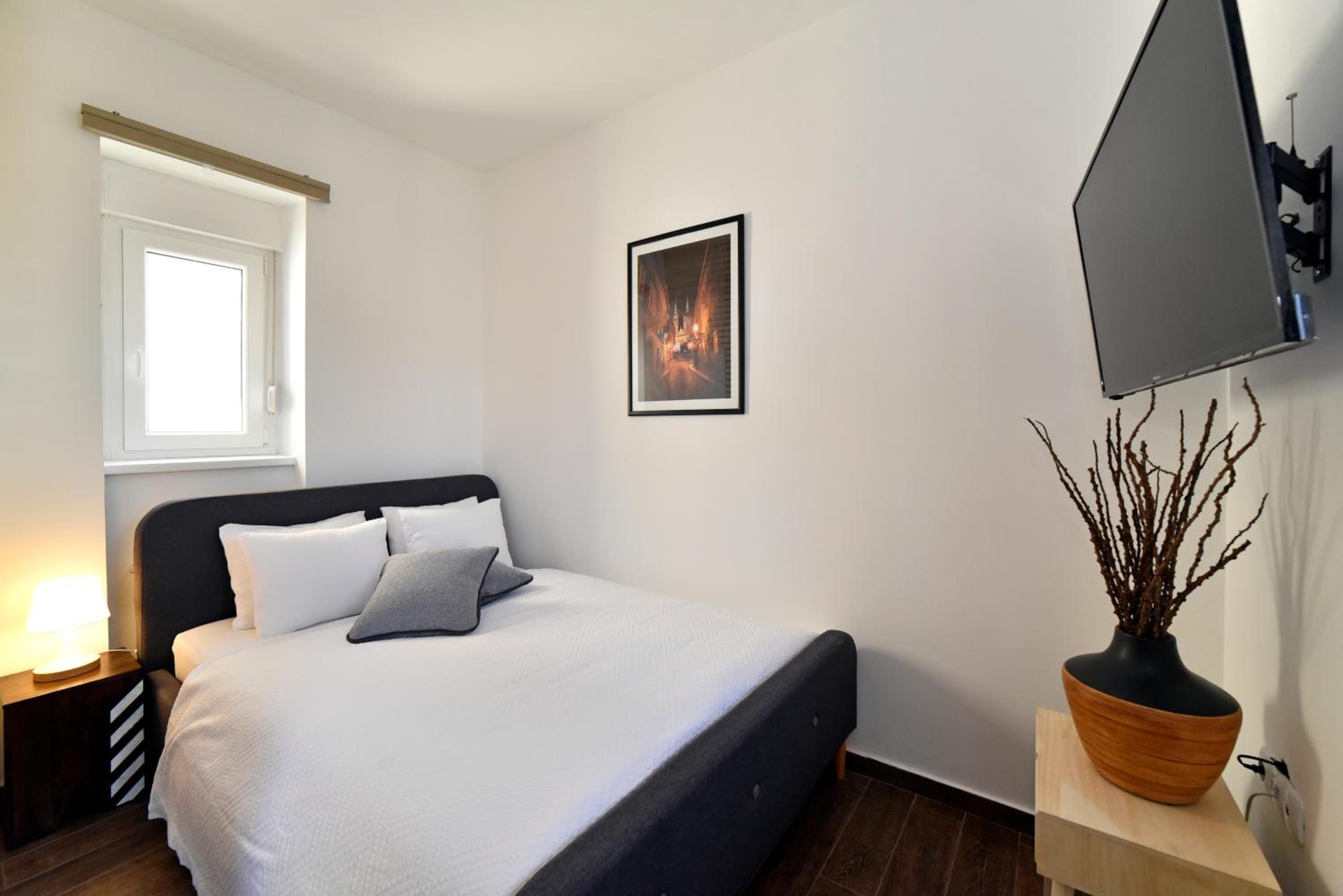 Studio Apartment - Photo 5
