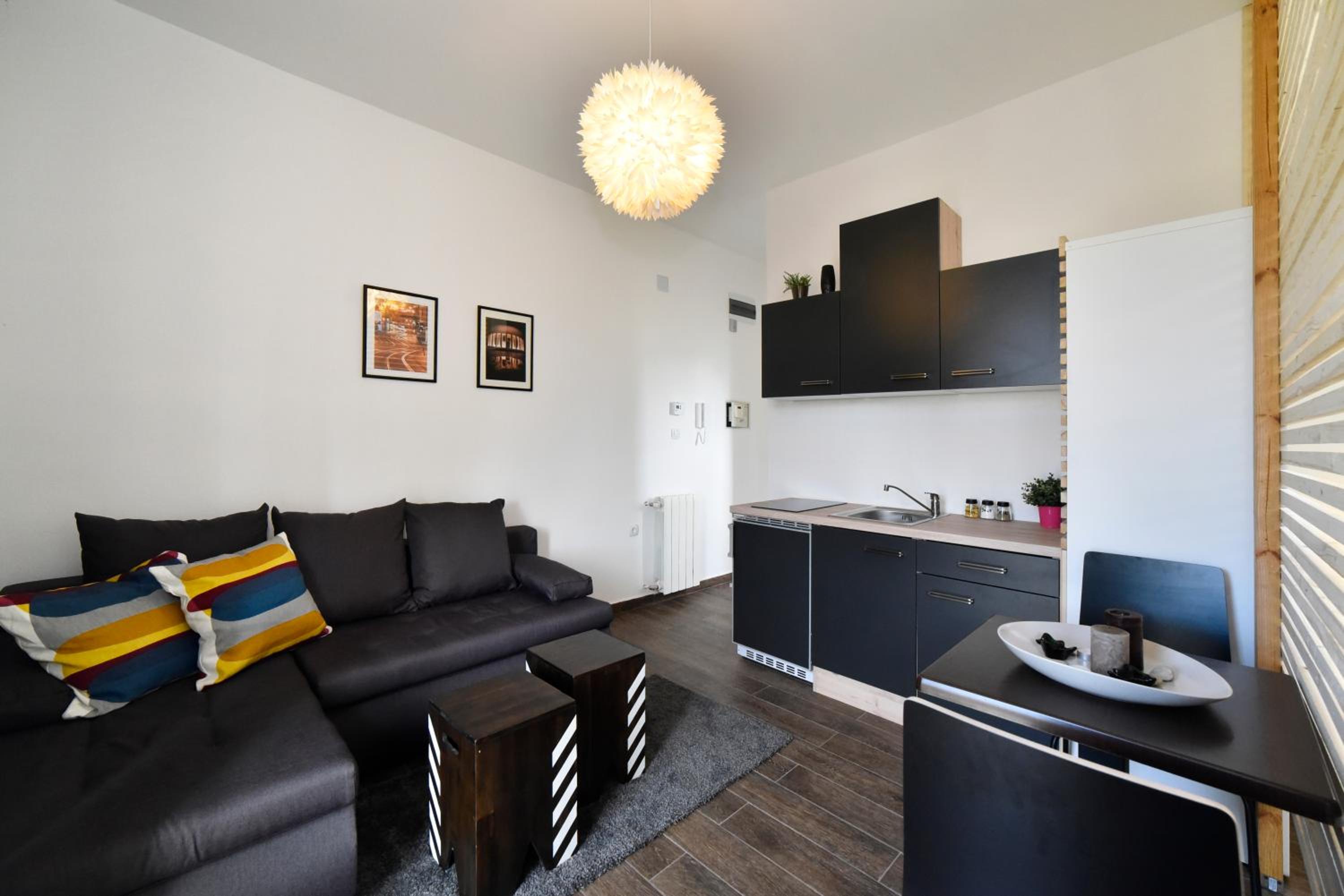 Studio Apartment - Photo 7