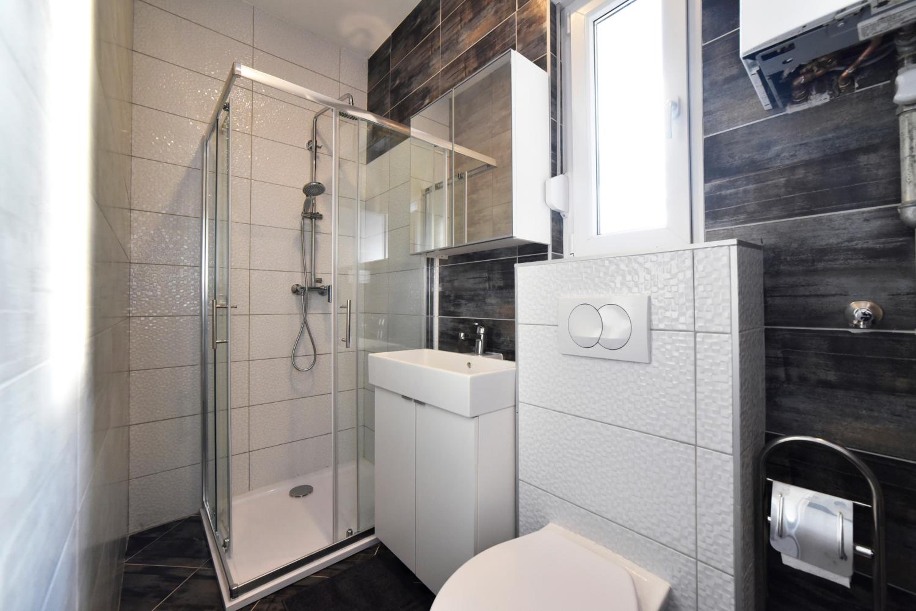 Studio Apartment - Photo 9