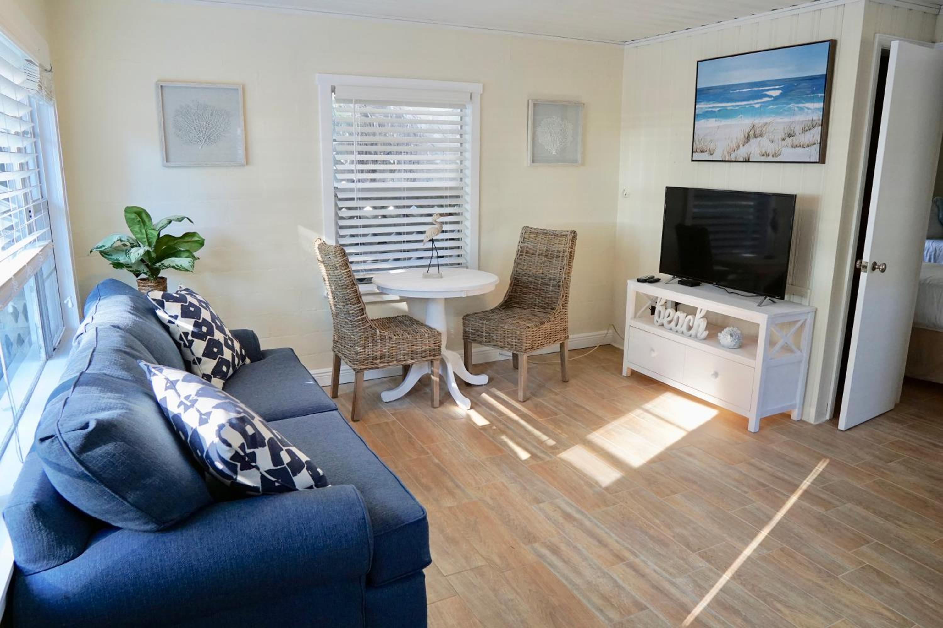 Newly Renovated Gulf view cottage