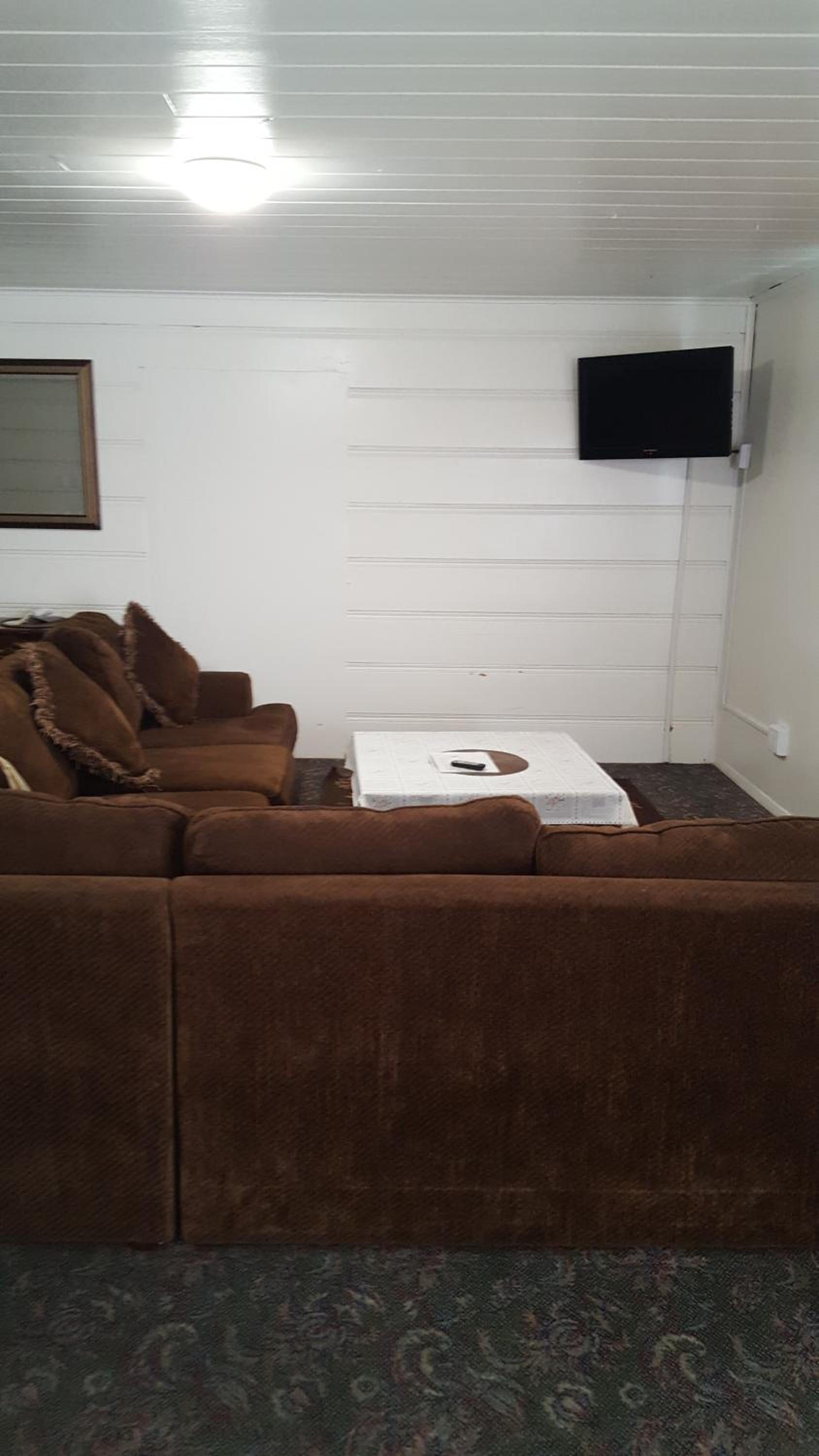 Deluxe Queen Suite photo 2