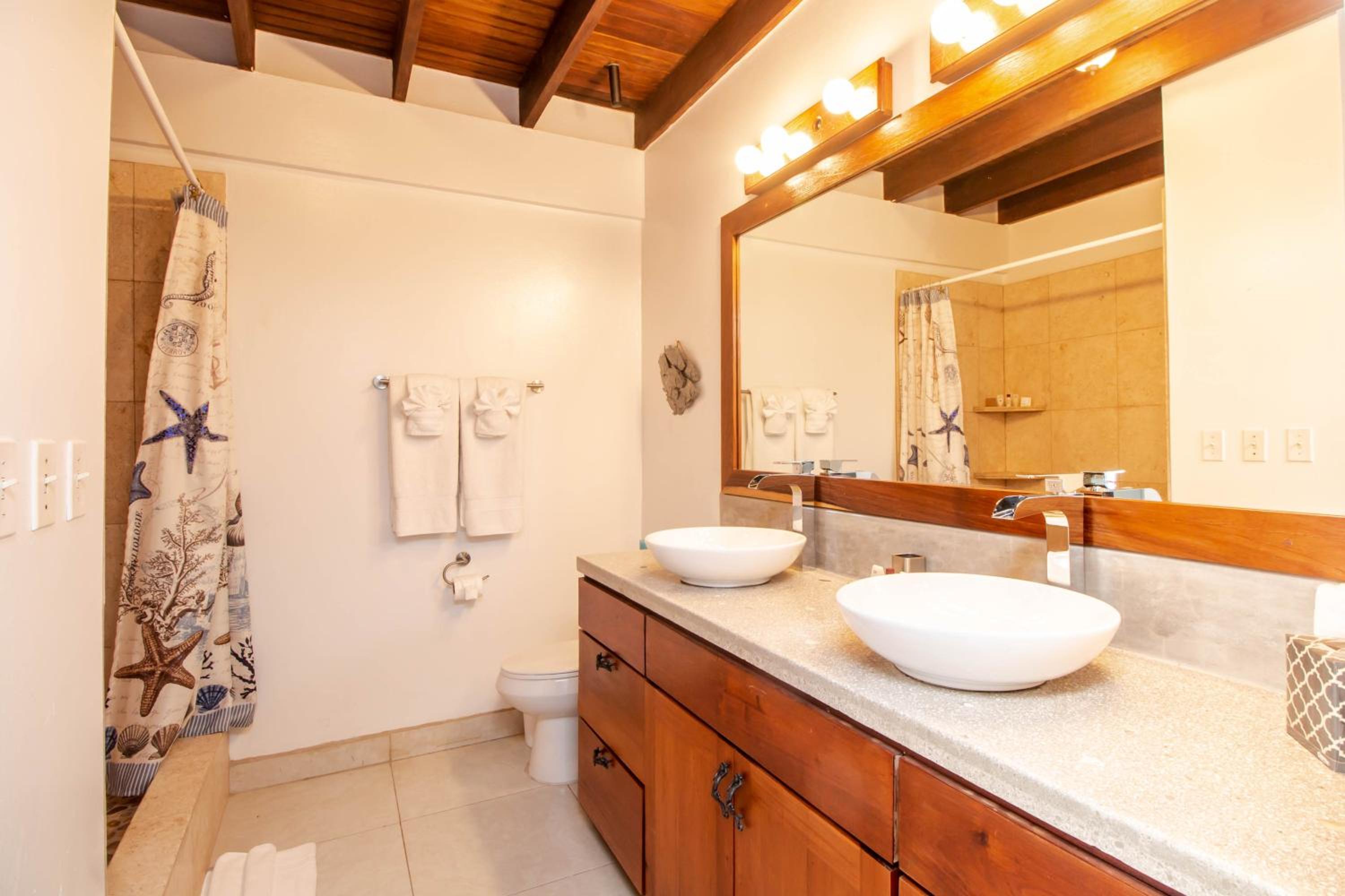 Queen Suite with Sea View