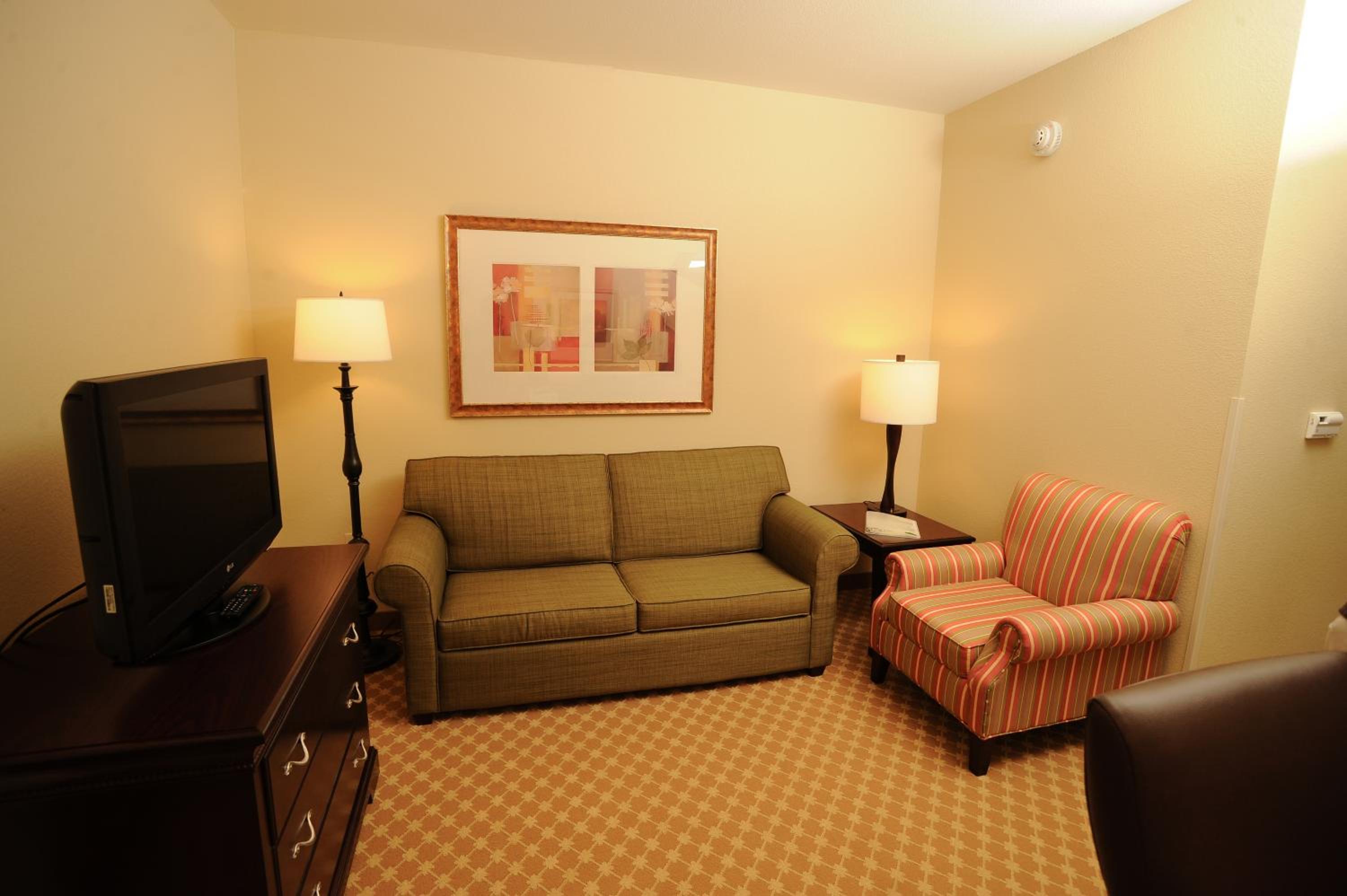 One-Bedroom King Suite with Sofa Bed - Non-Smoking - Photo 1