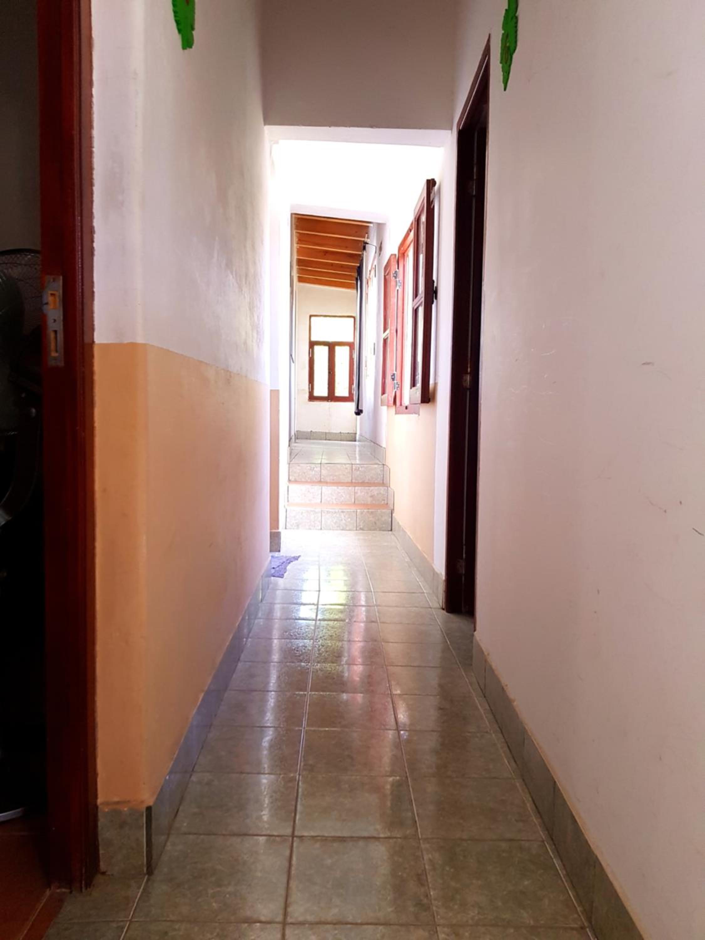 Standard Twin Room with Shared Bathroom photo 2
