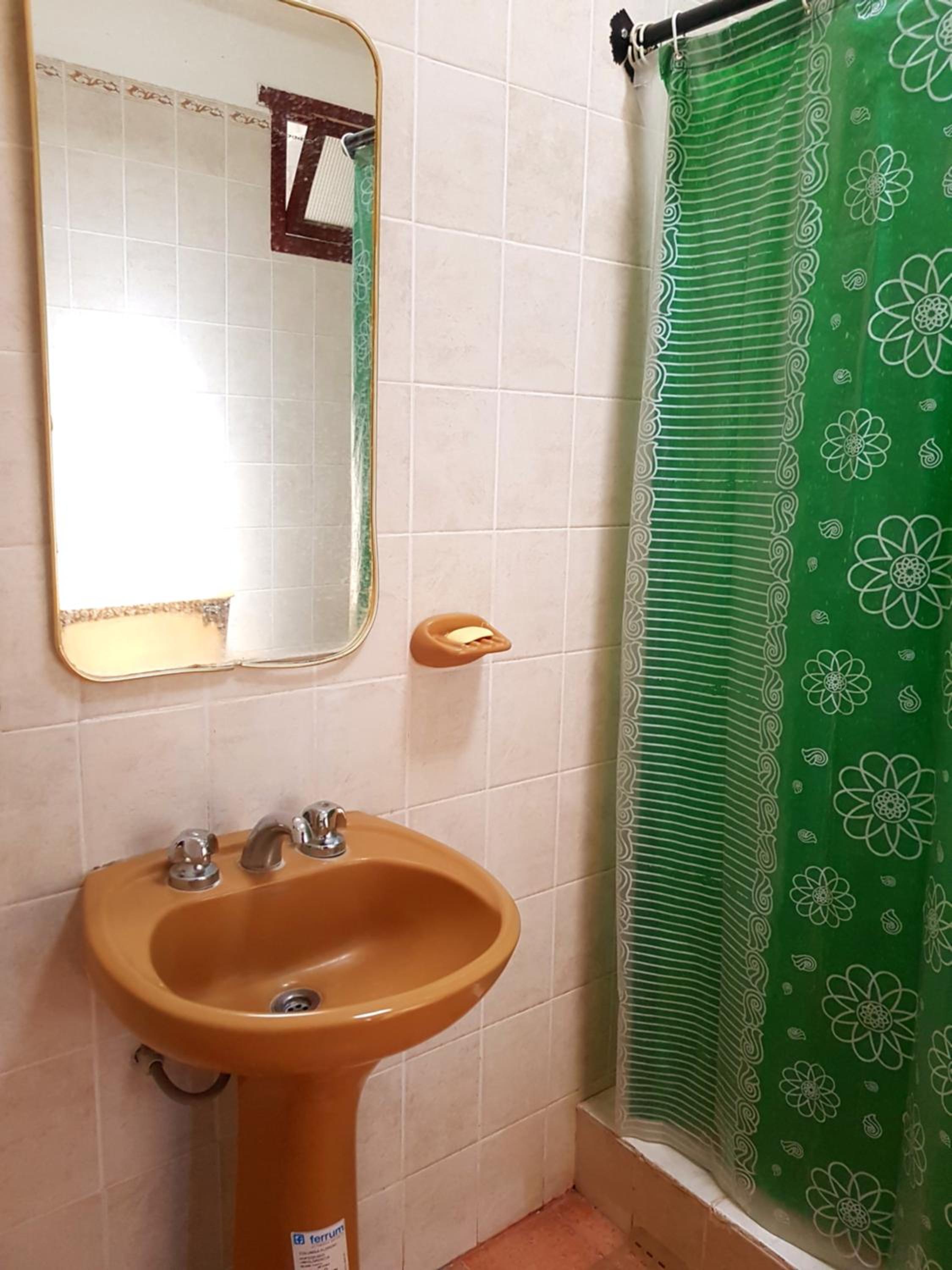 Standard Twin Room with Shared Bathroom photo 3