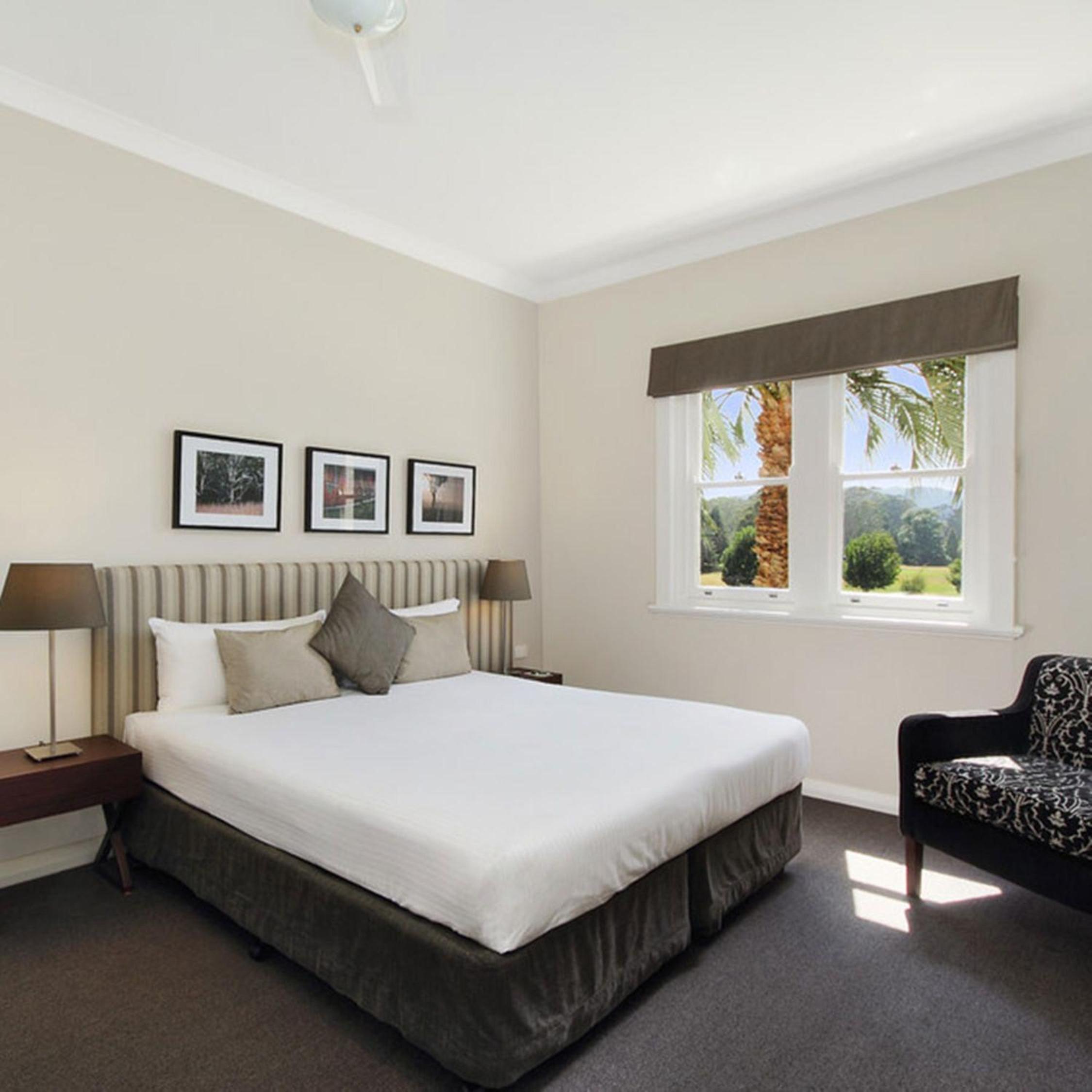 Elms Balcony Room - Photo 9