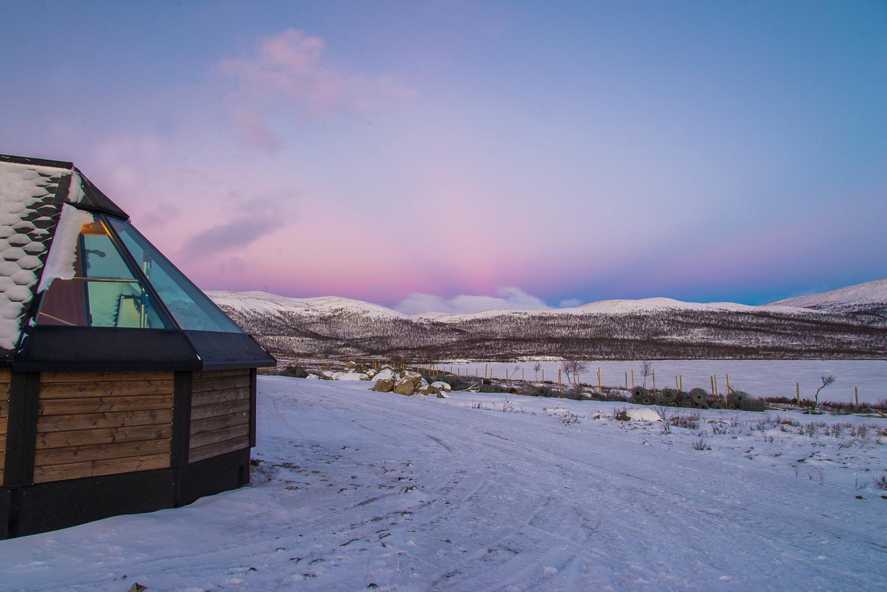 Glass Igloo photo 3
