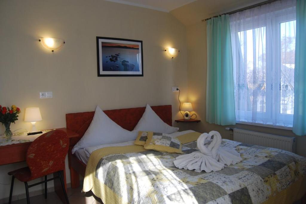 Economy Double Room photo 3