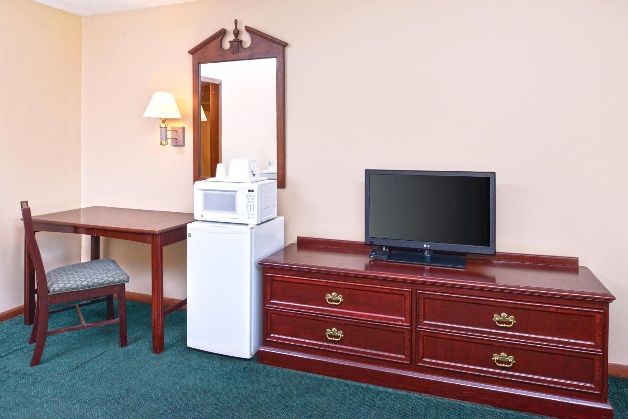 Double Room with Two Double Beds - Non-Smoking - Photo 1