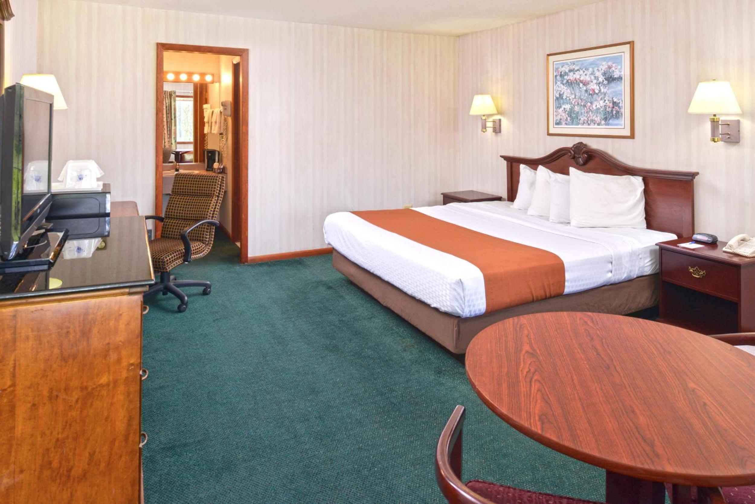 King Room with Spa Bath - Non-Smoking - Photo 6