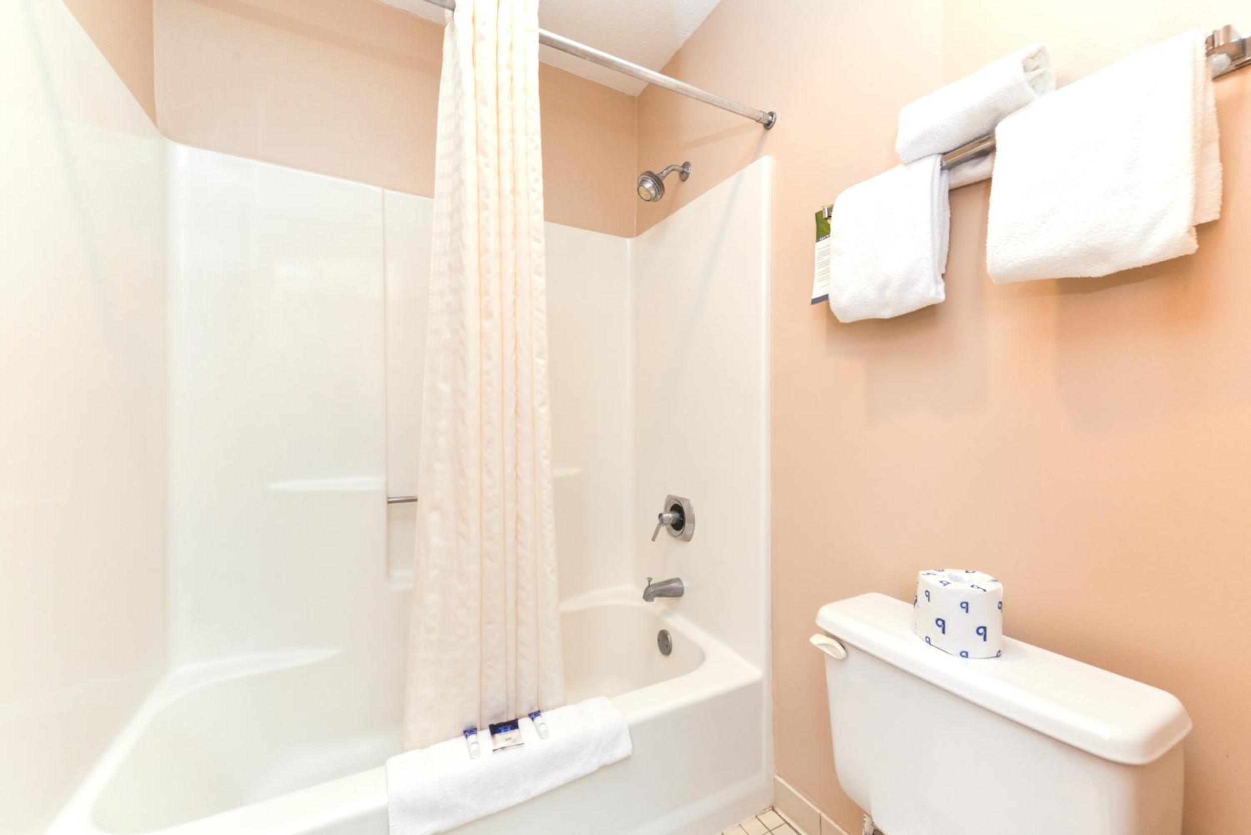 Double Room with Two Double Beds - Non-Smoking - Photo 4