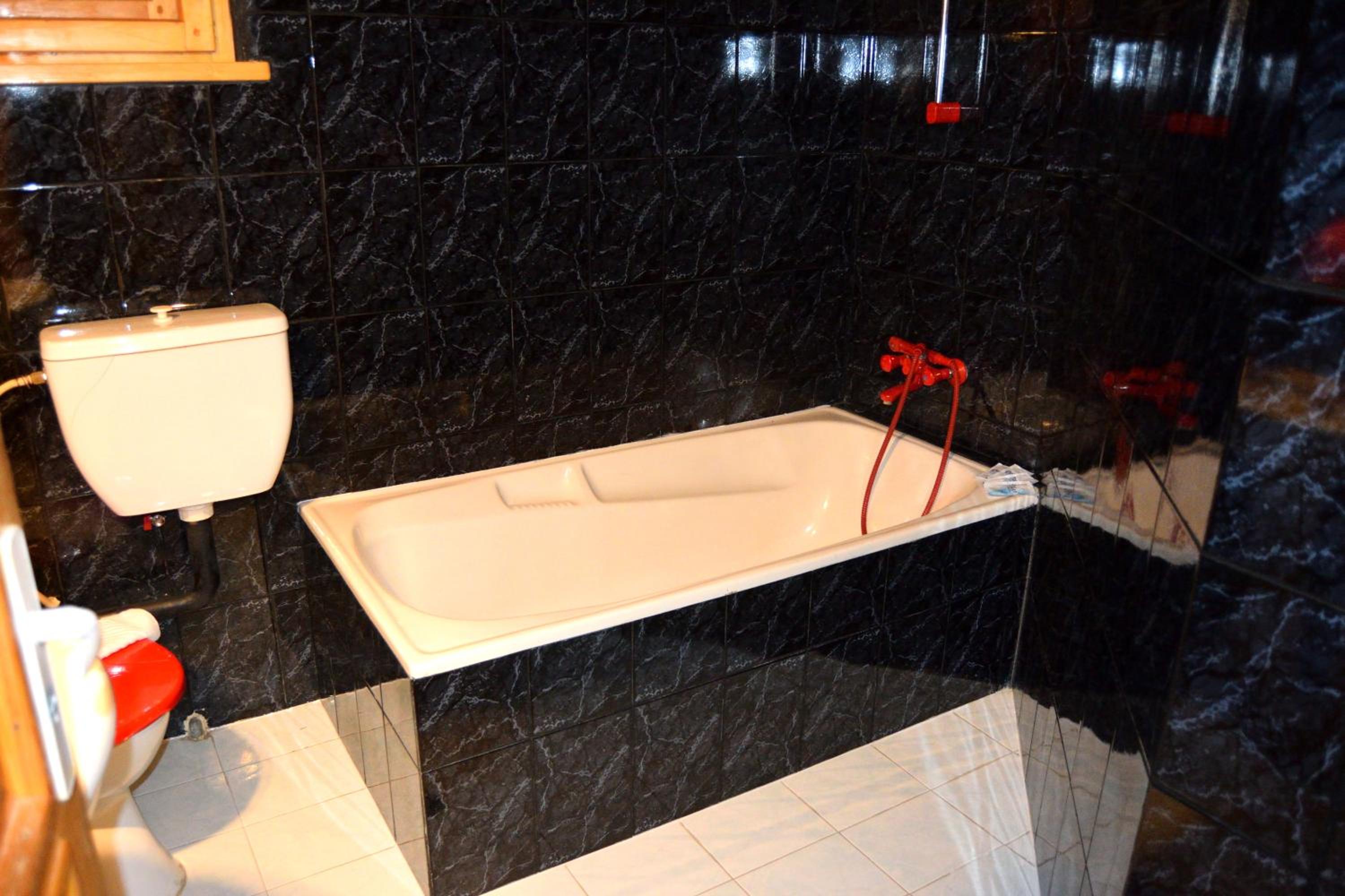 Four-Bedroom Villa with Jacuzzi - Photo 3
