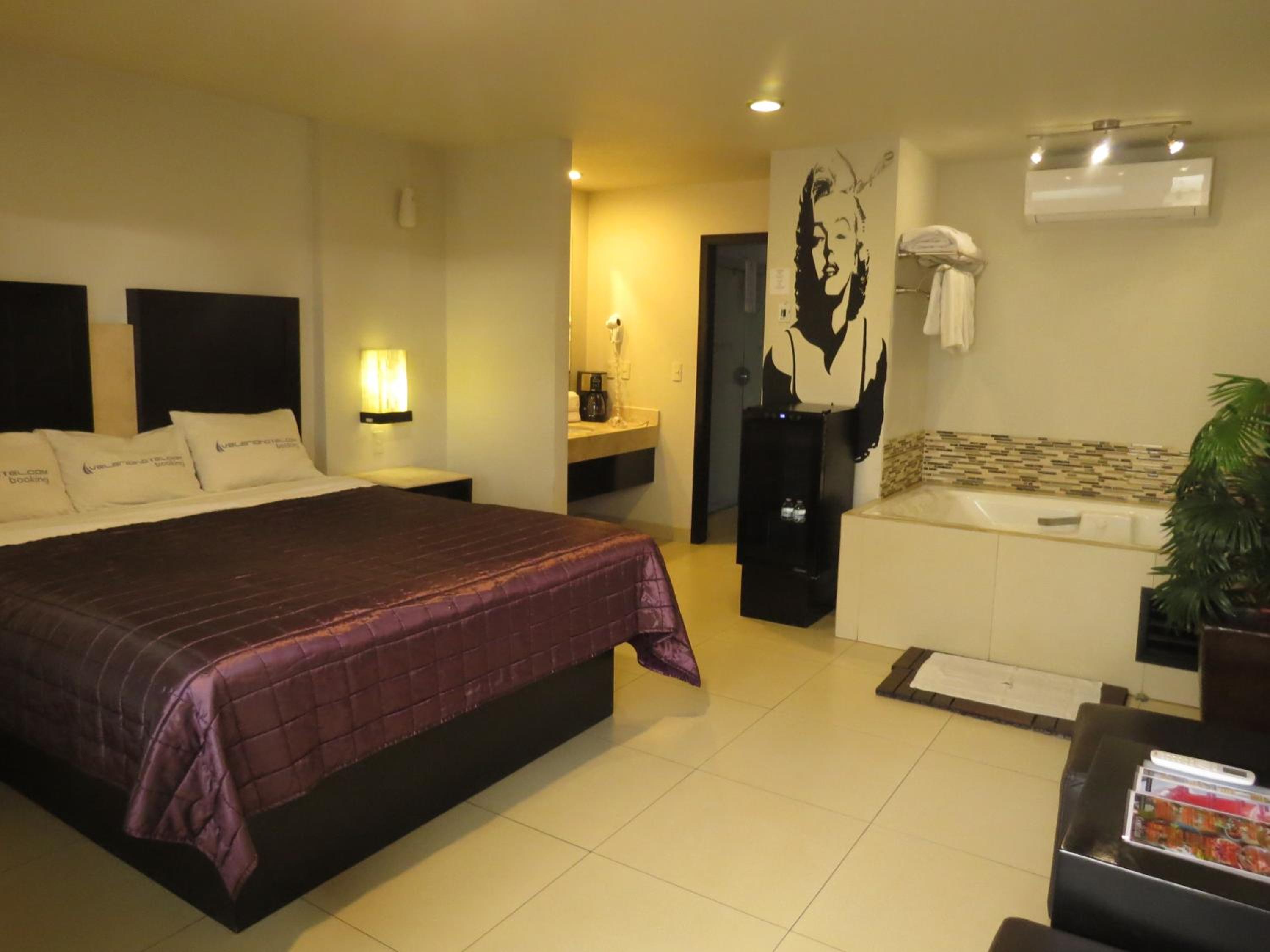 Suite with Spa Bath