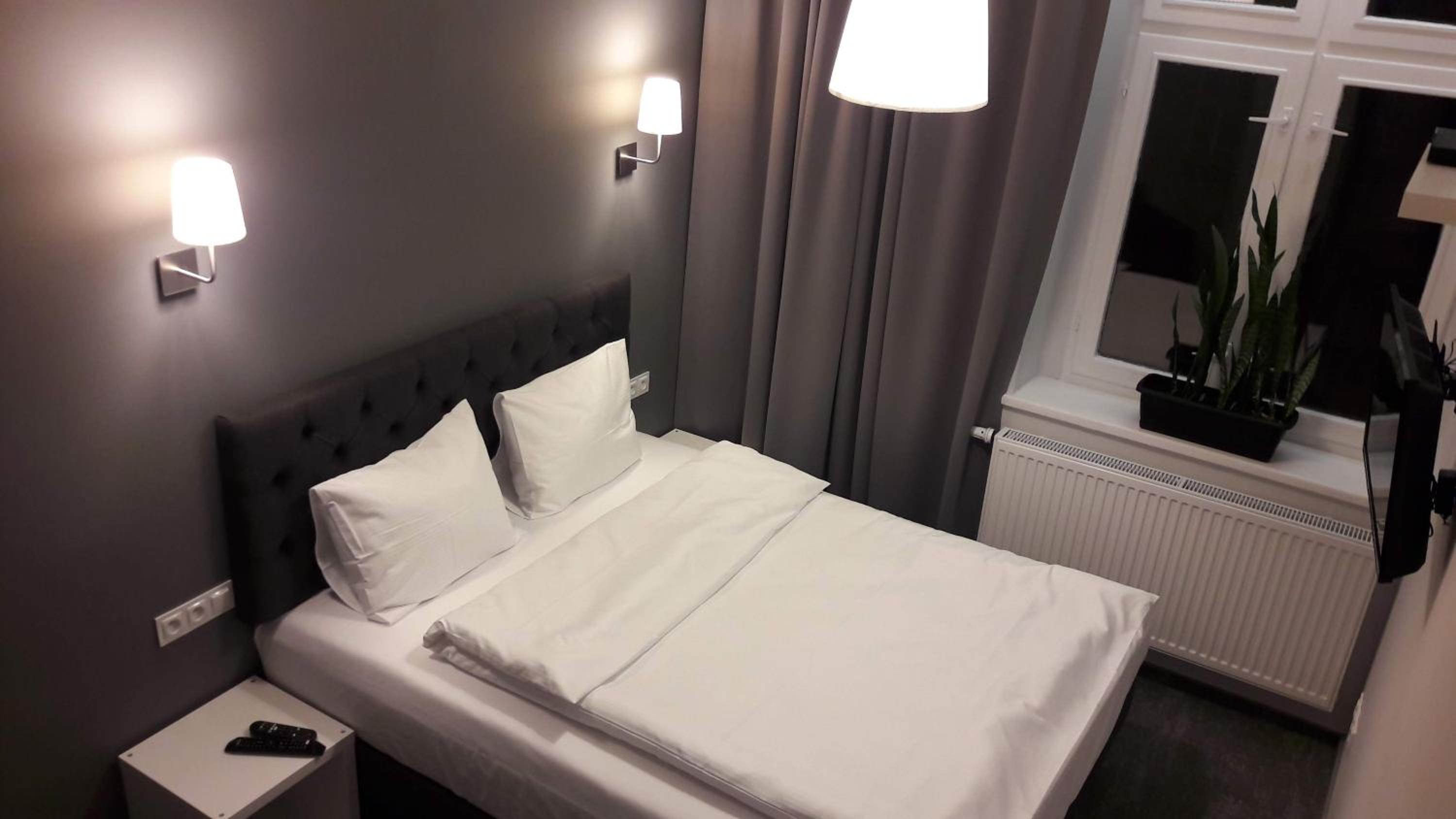Two-Bedroom Apartment - Photo 2