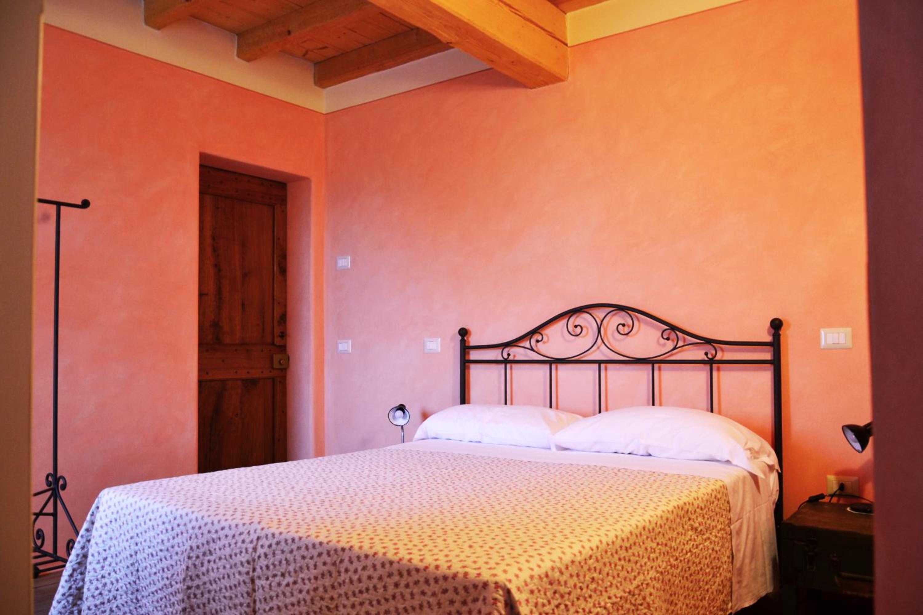 Double Room - Photo 10