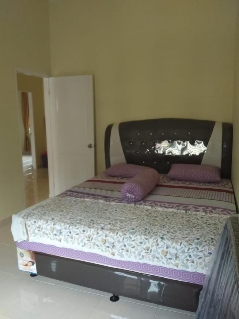 Villa - Photo 1
