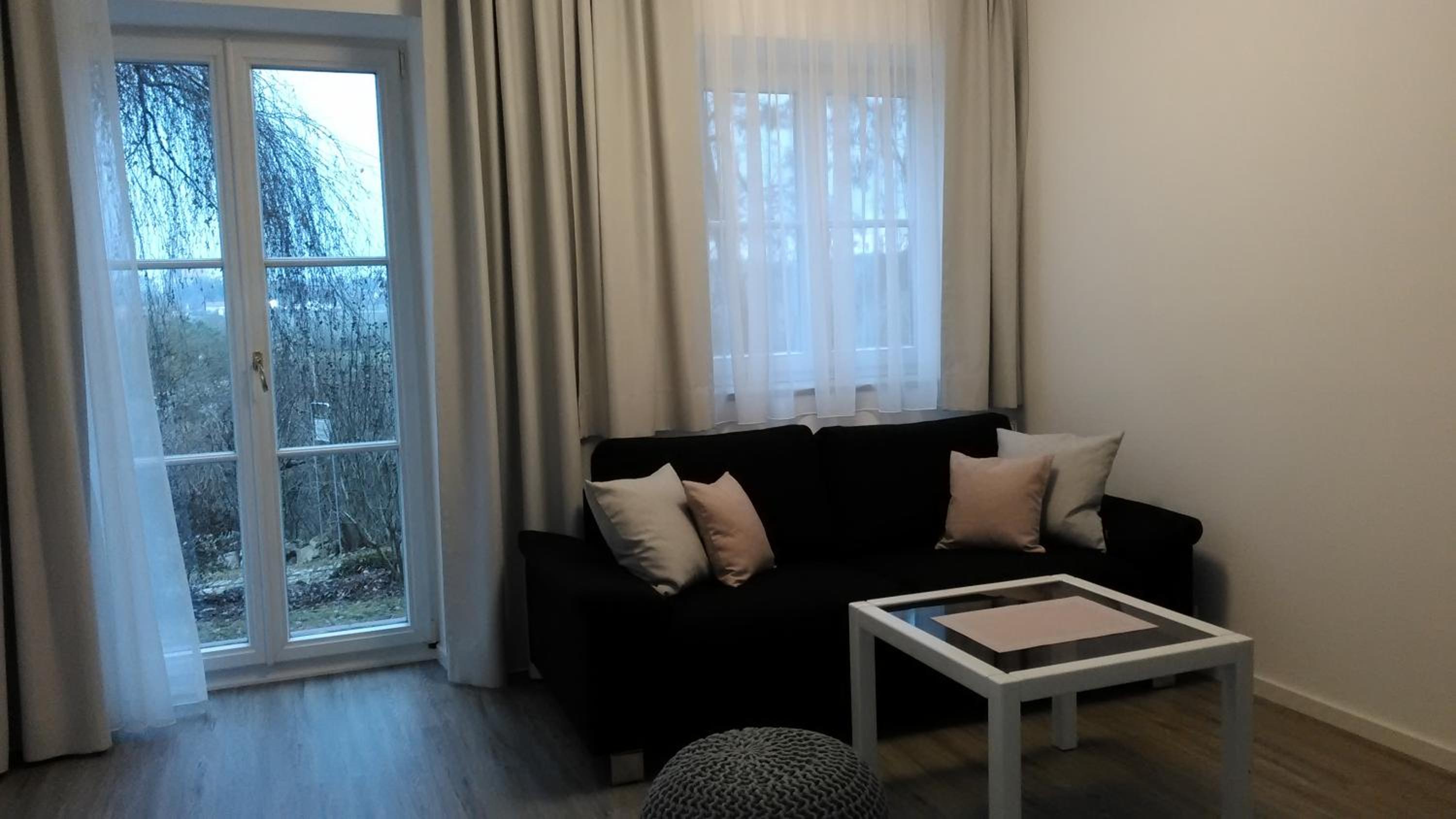 One-Bedroom Apartment - Photo 1