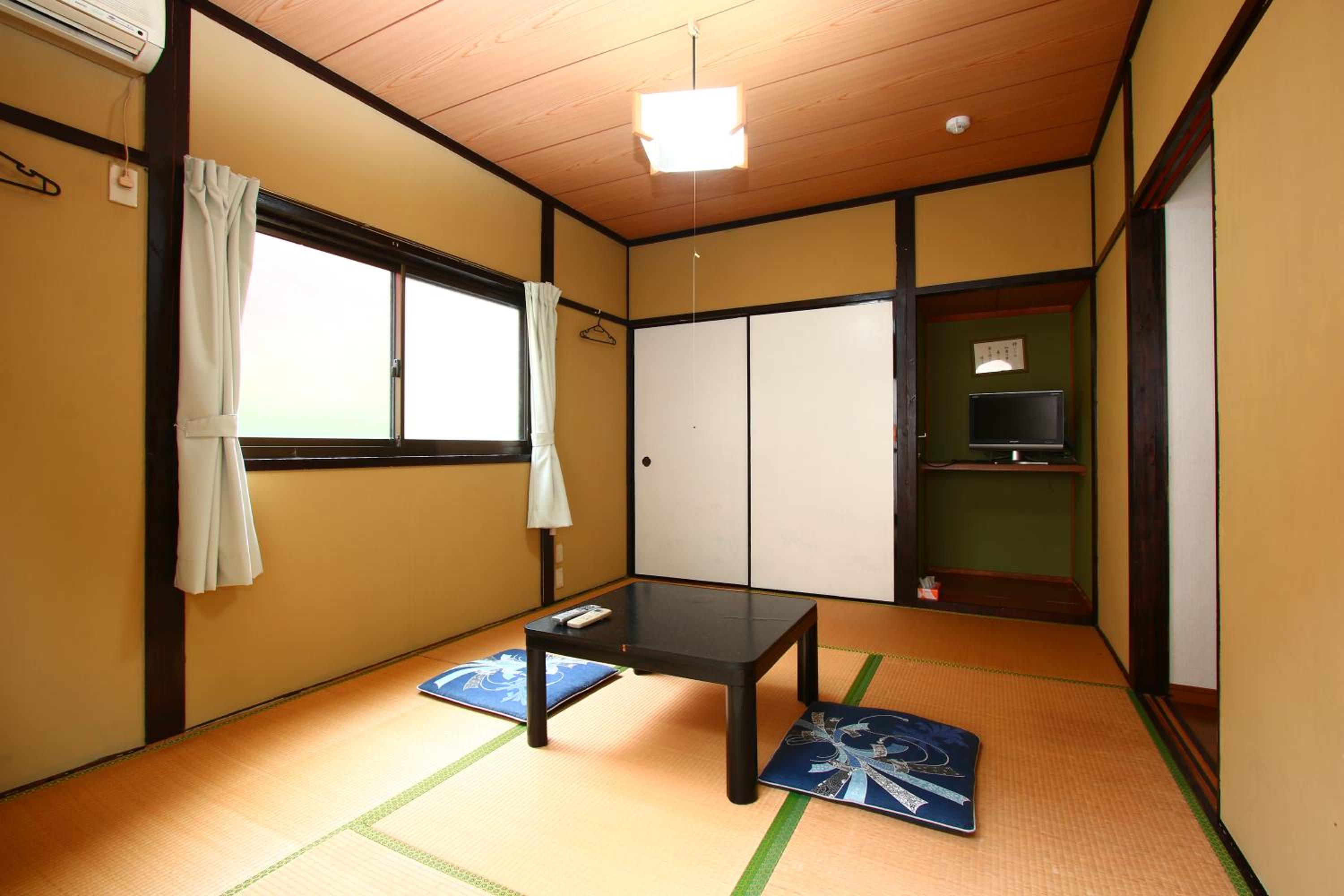 Japanese-Style Quadruple Room photo 1