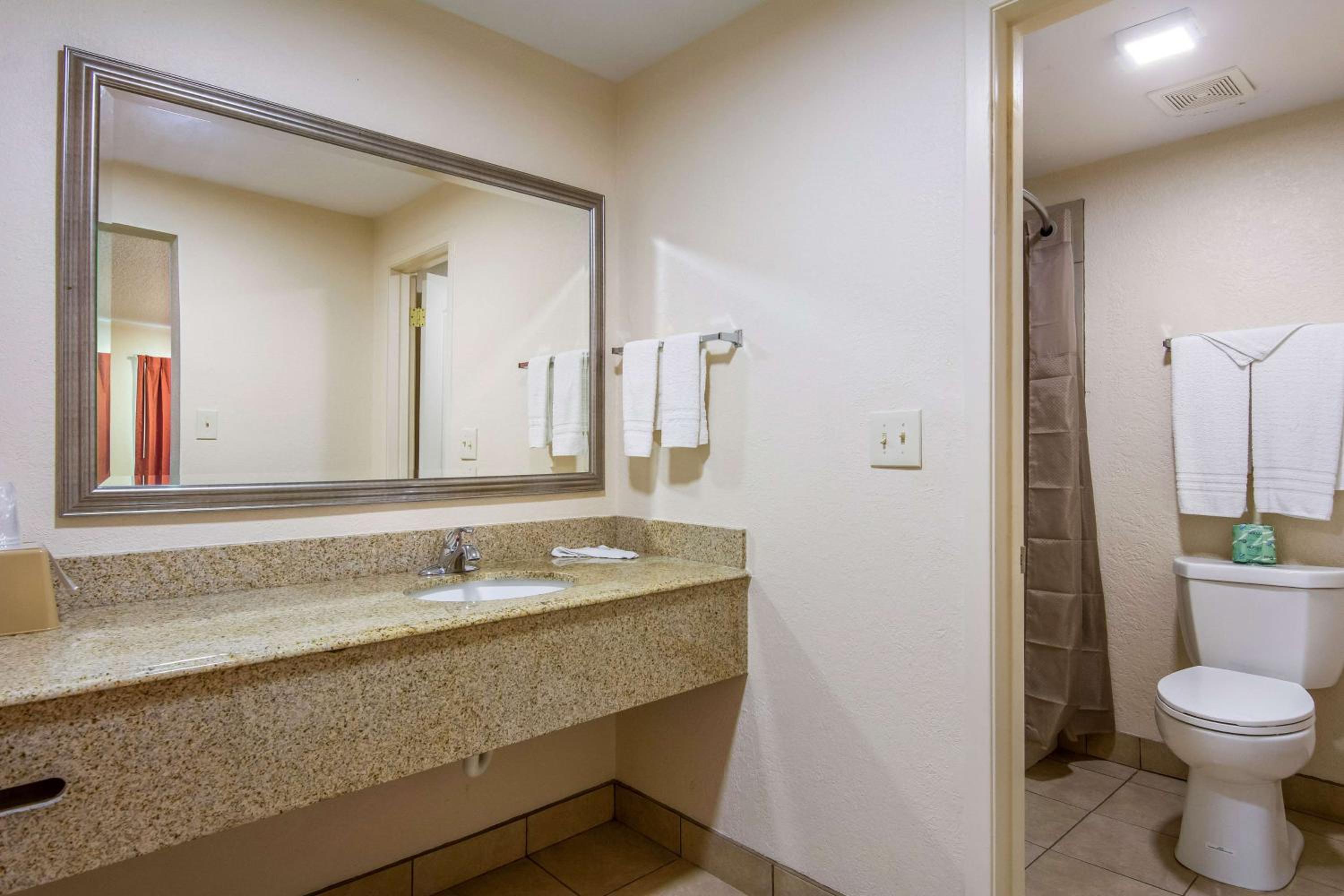 Quadruple Room - Non-Smoking photo 1