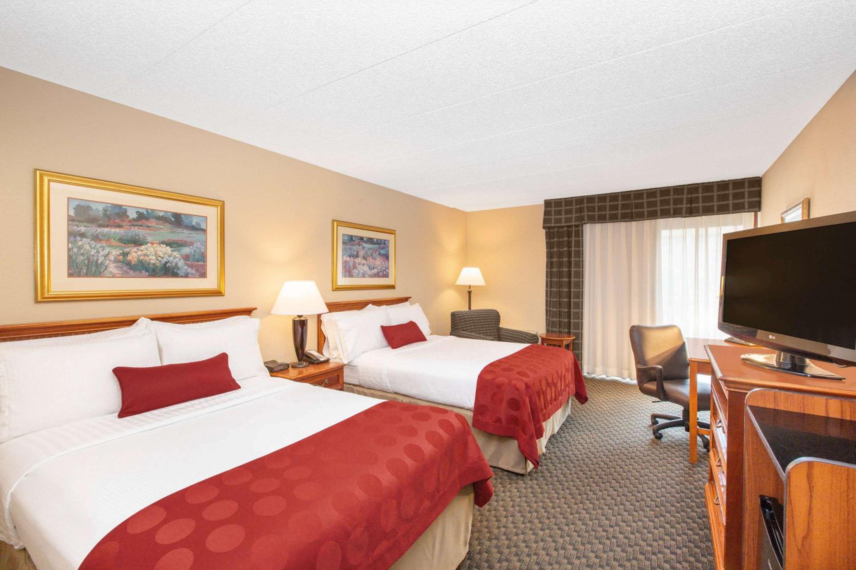 Double Room with Two Double Beds - Non-Smoking - Photo 1