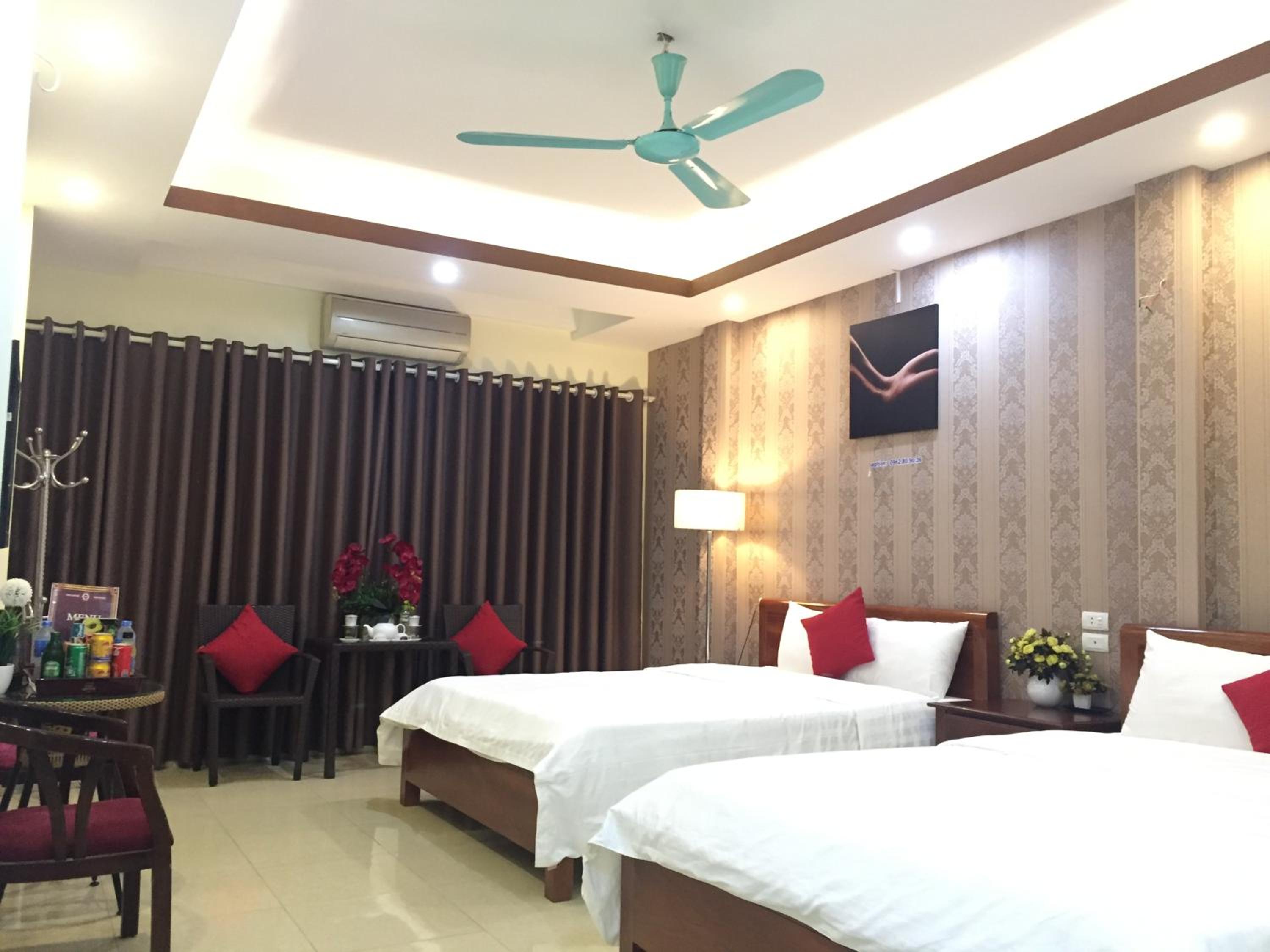 King Room with Two King Beds - Photo 13