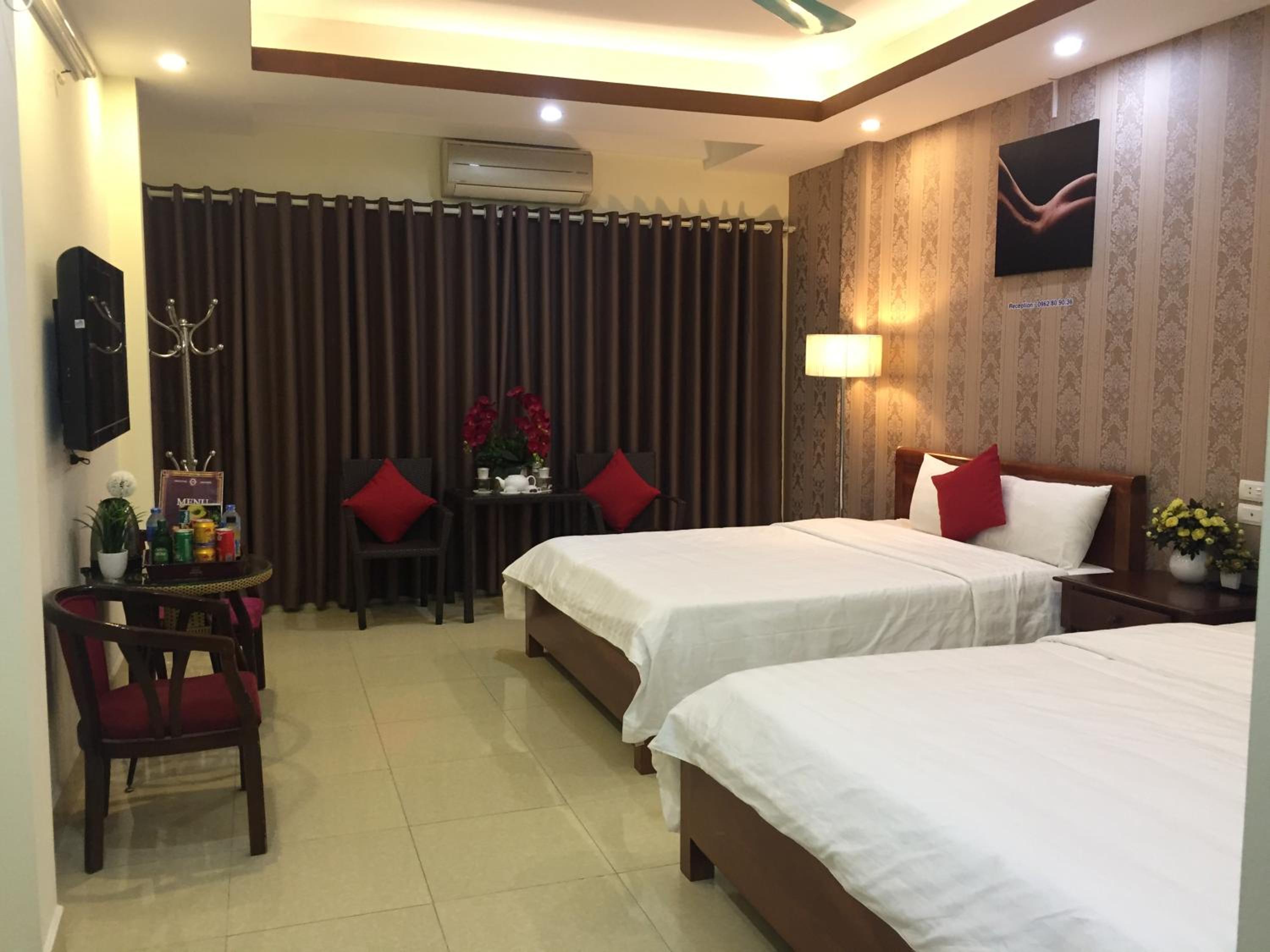 King Room with Two King Beds - Photo 6