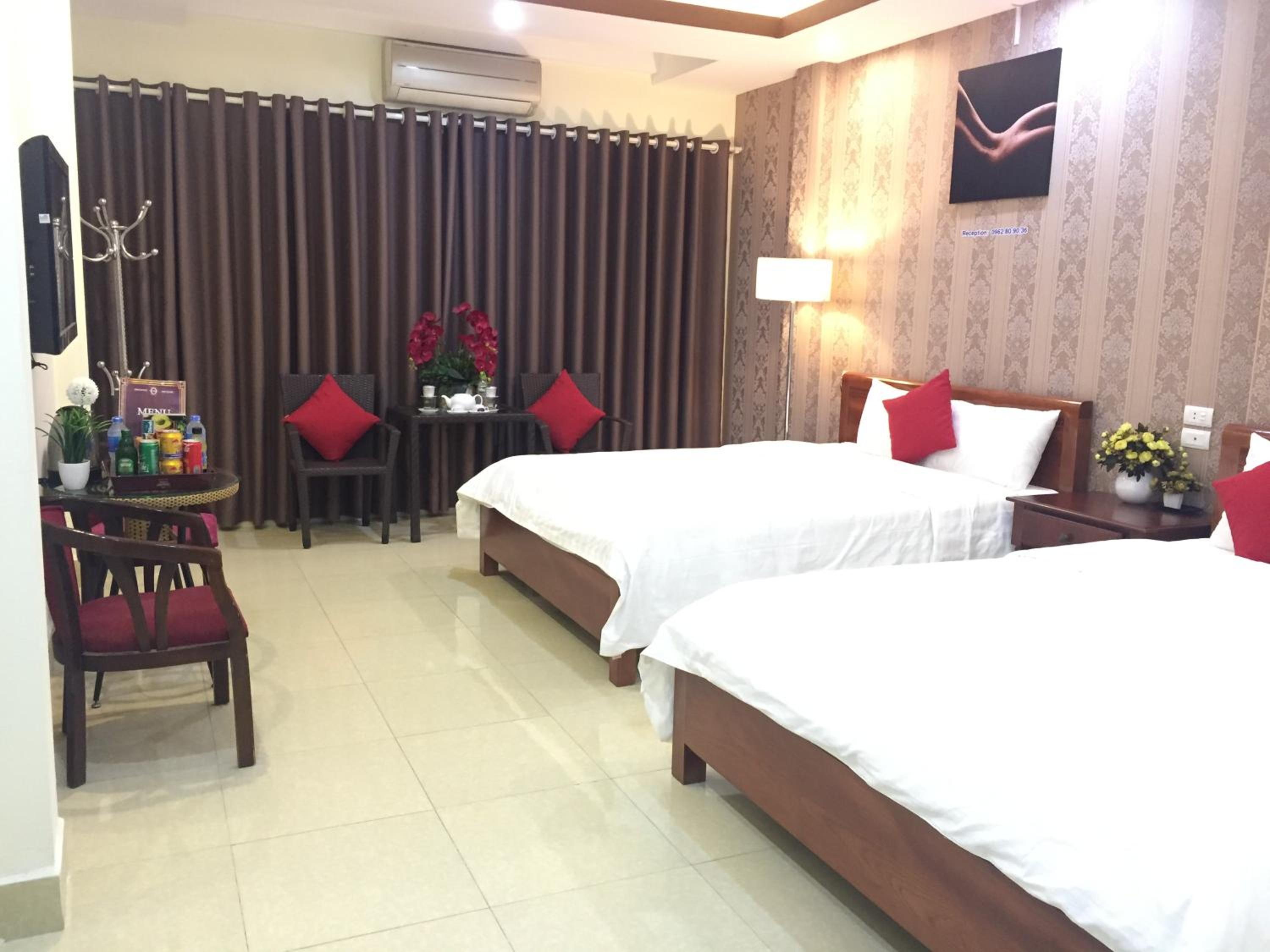 King Room with Two King Beds - Photo 7