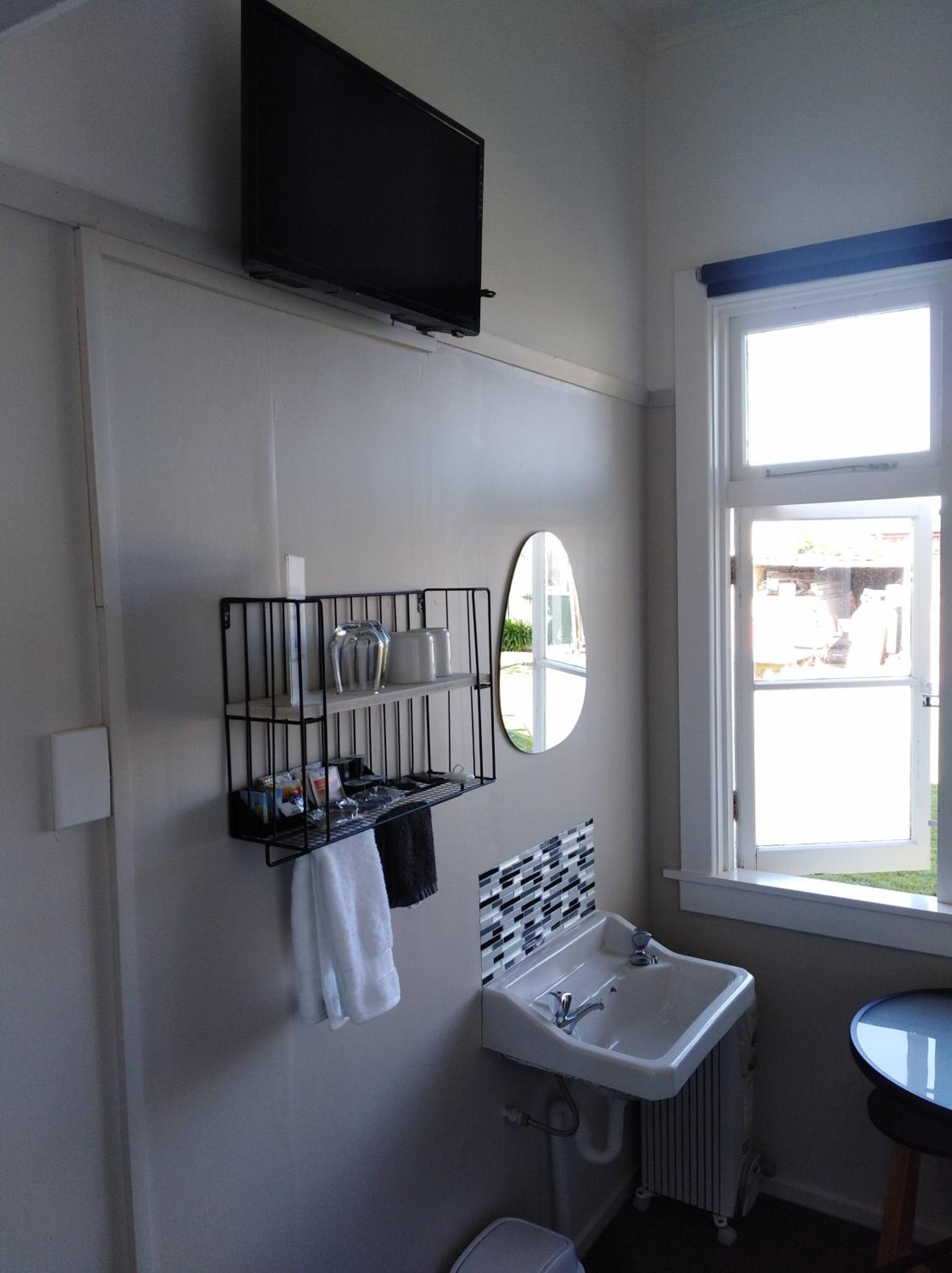 Double Room with Shared Bathroom photo 3